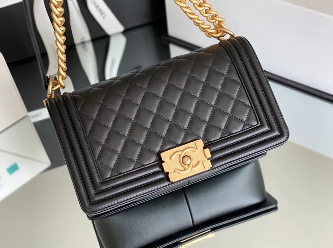 Chanel-boy-25cm-46
