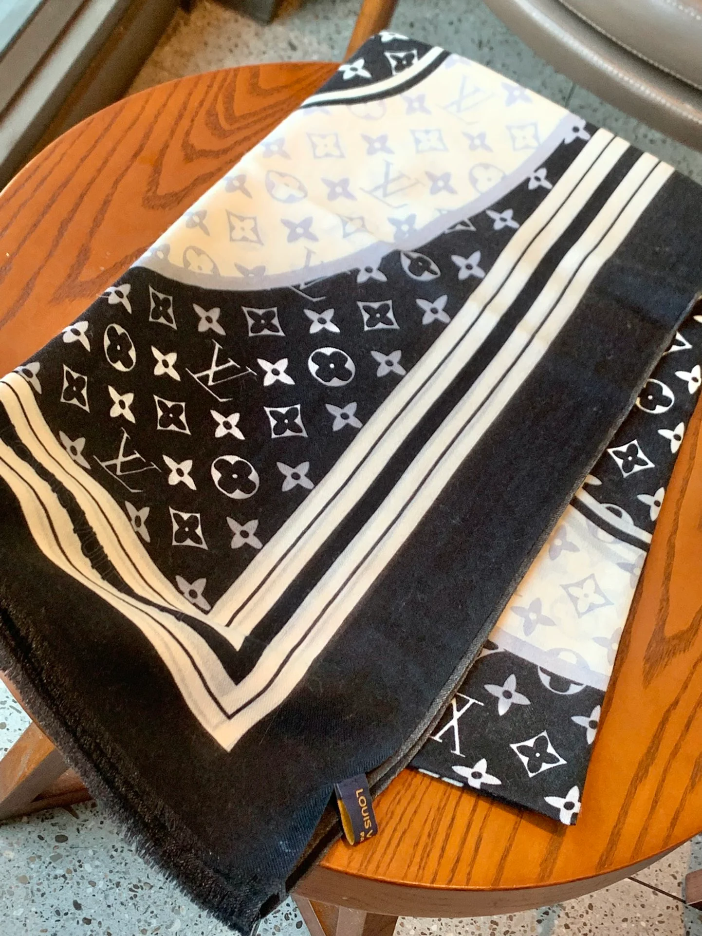 Длинный кашемировый шарф LV - 100-200 см - черный