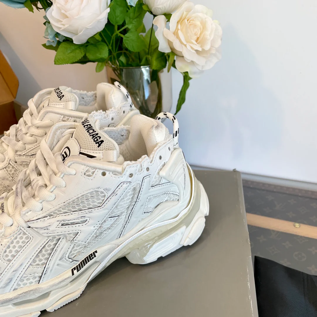 Кроссовки Balenciaga 7th Generation Retro Dad Sneakers - белые