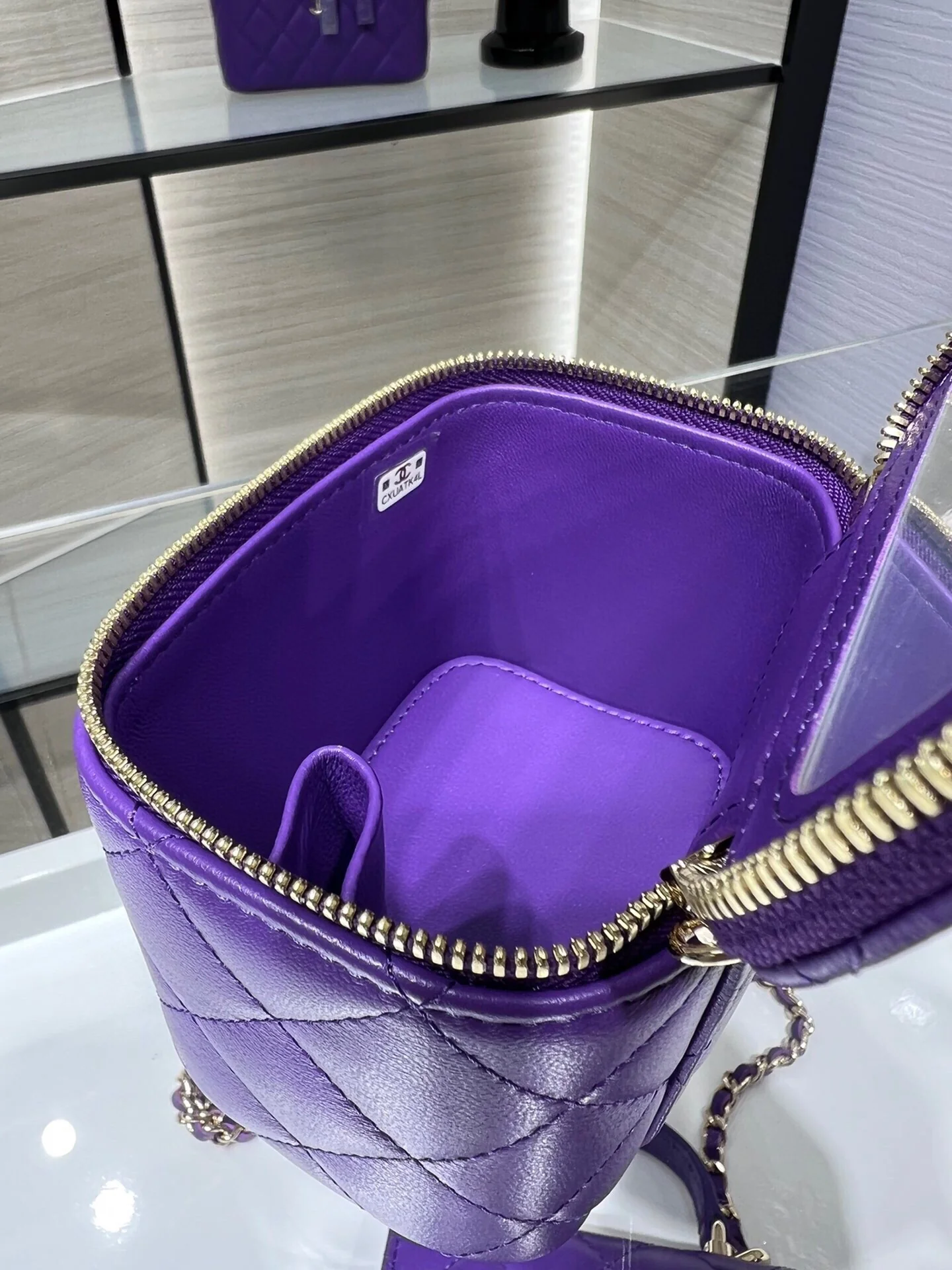 Футляр для помады Chanel 2022 Métiers d'Art - Маленькая коробочка - Фиолетовый