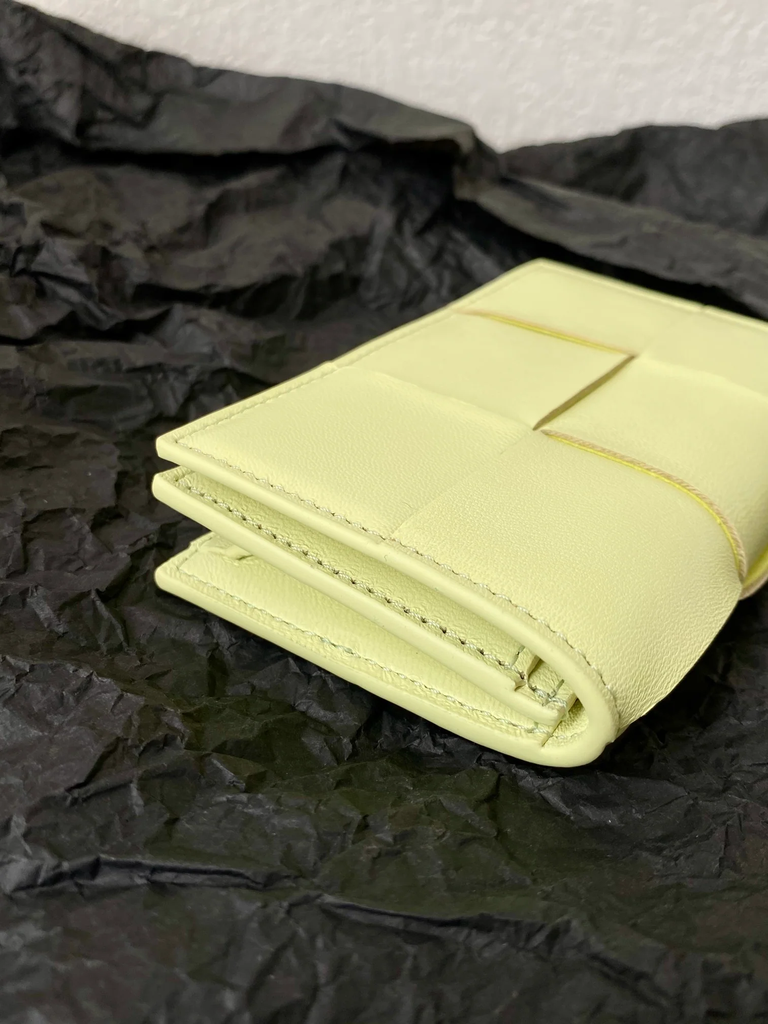 BV-大格翻盖卡包 小羊皮 12.2×7.5×2.5cm 柠檬黄