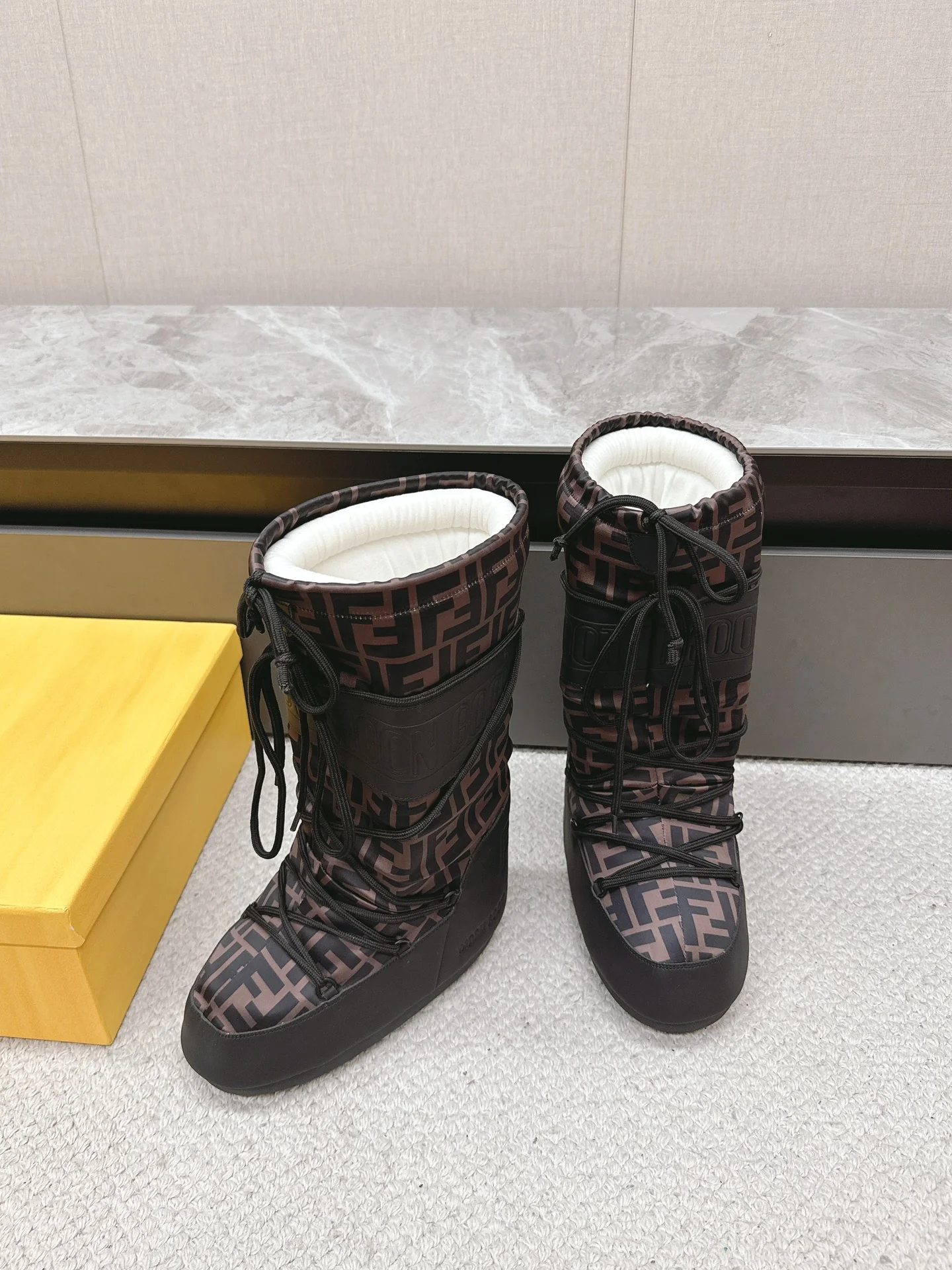 Пуховые туфли Fendi 2024 - темно-коричневые