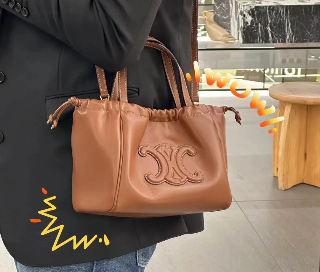Сумка Celine Cabas Triomphe из гладкой кожи с завязками — коричневая — маленькая