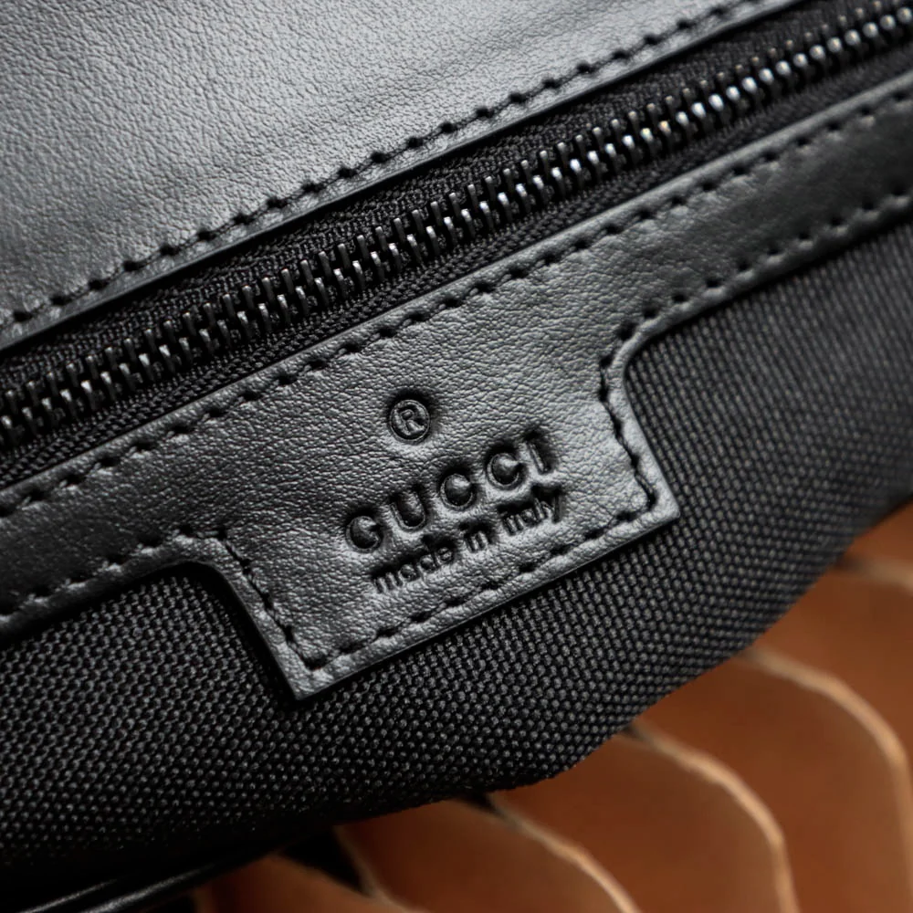 Сумка на цепочке из коллекции Gucci Marmont - Черная