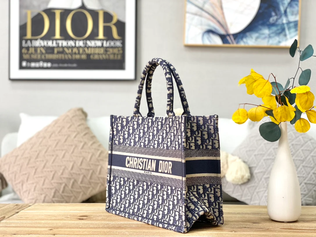 Сумка Dior Book Tote, маленький размер 36-5 см, темно-синяя канва Monogram - 1 шт.