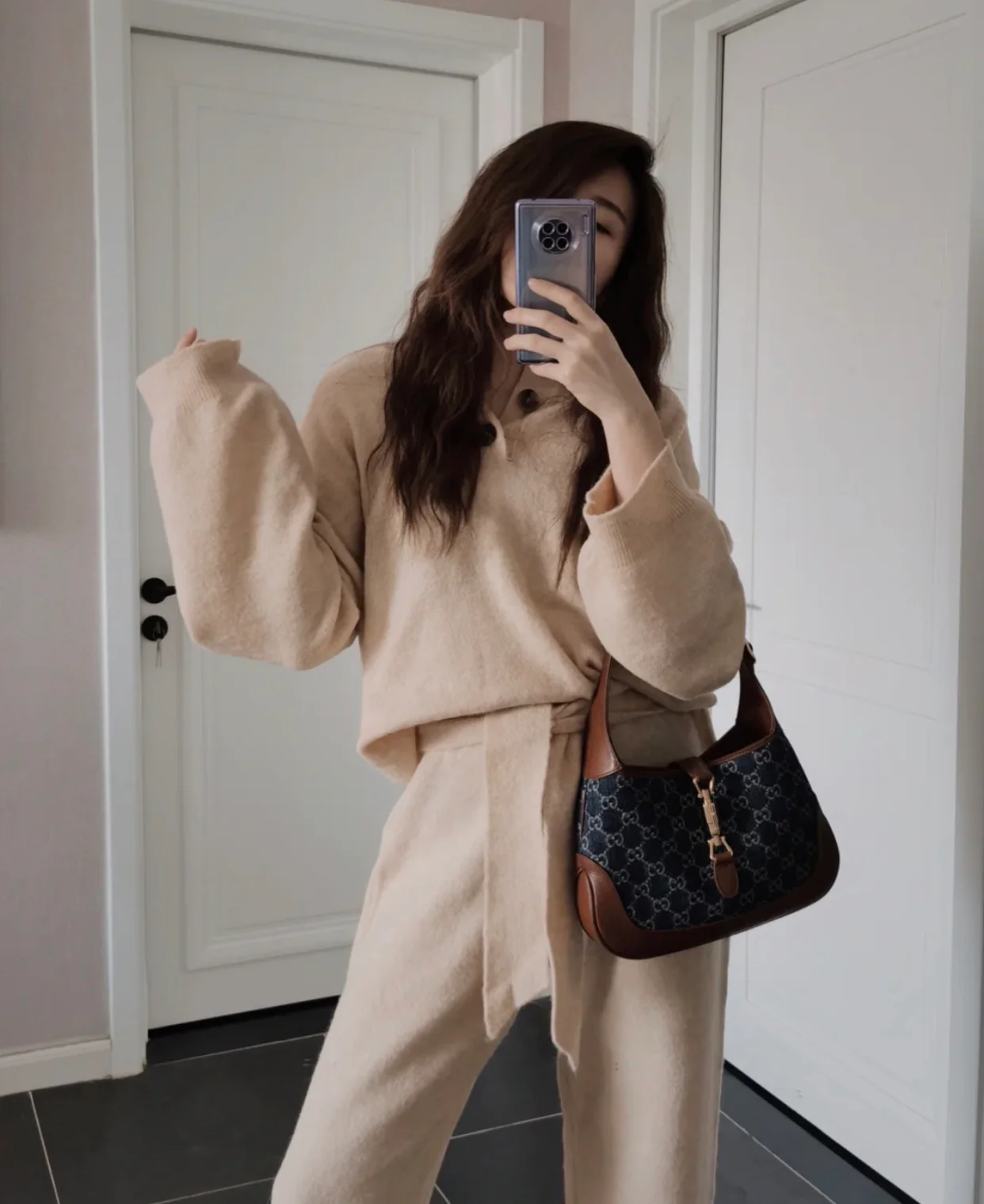 Gucci-经典 Jackie 丹宁牛仔帆布手袋-上身图参考 腋下包