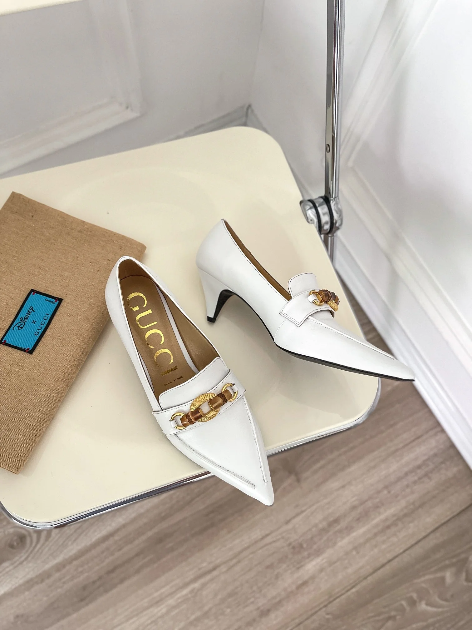 Туфли Gucci с острым носком на низком каблуке