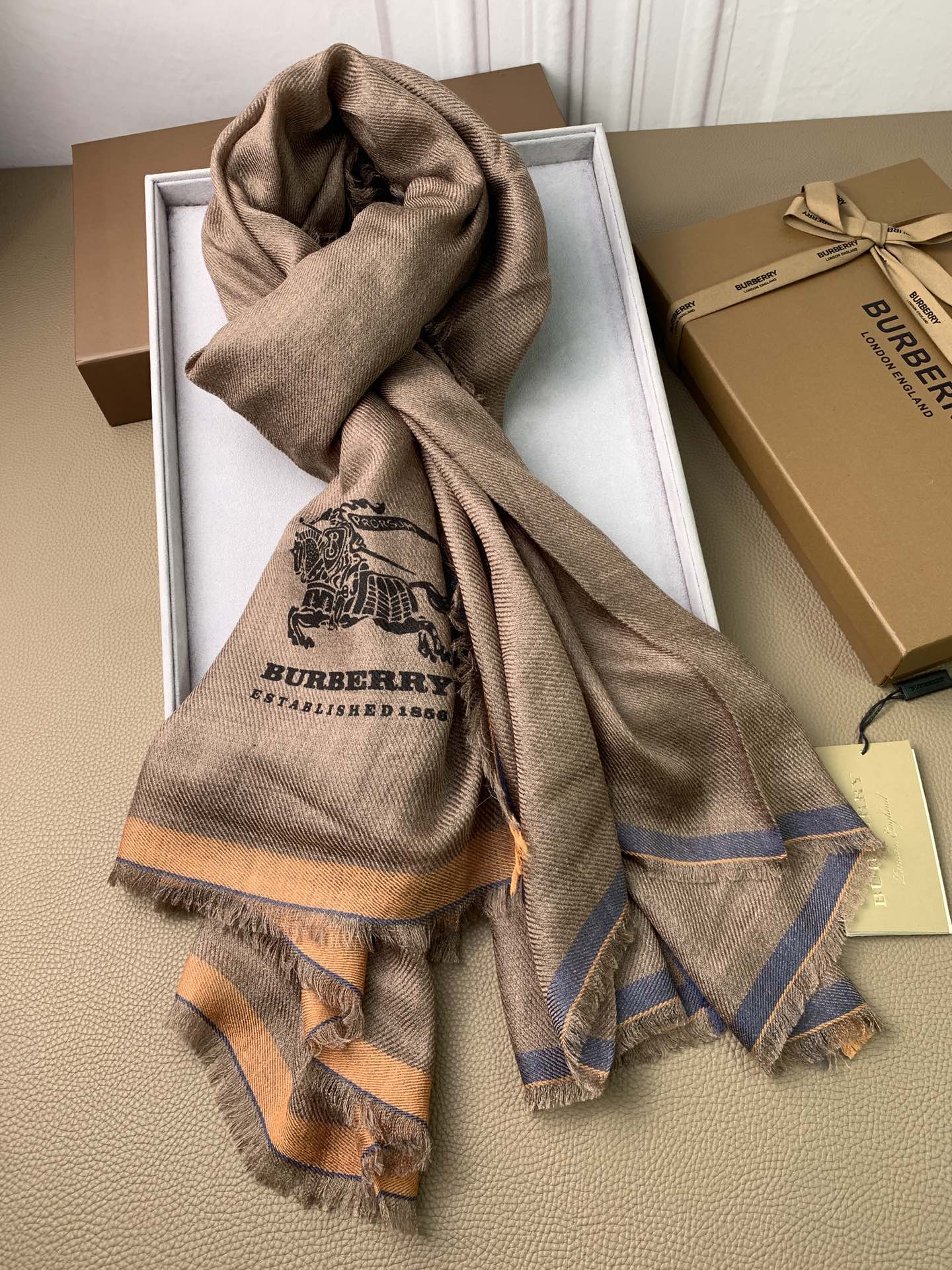 Длинный шарф Burberry из кашемира с принтом - 200 см - ширина 85 см - 100 см - кашемир - 1 шт.