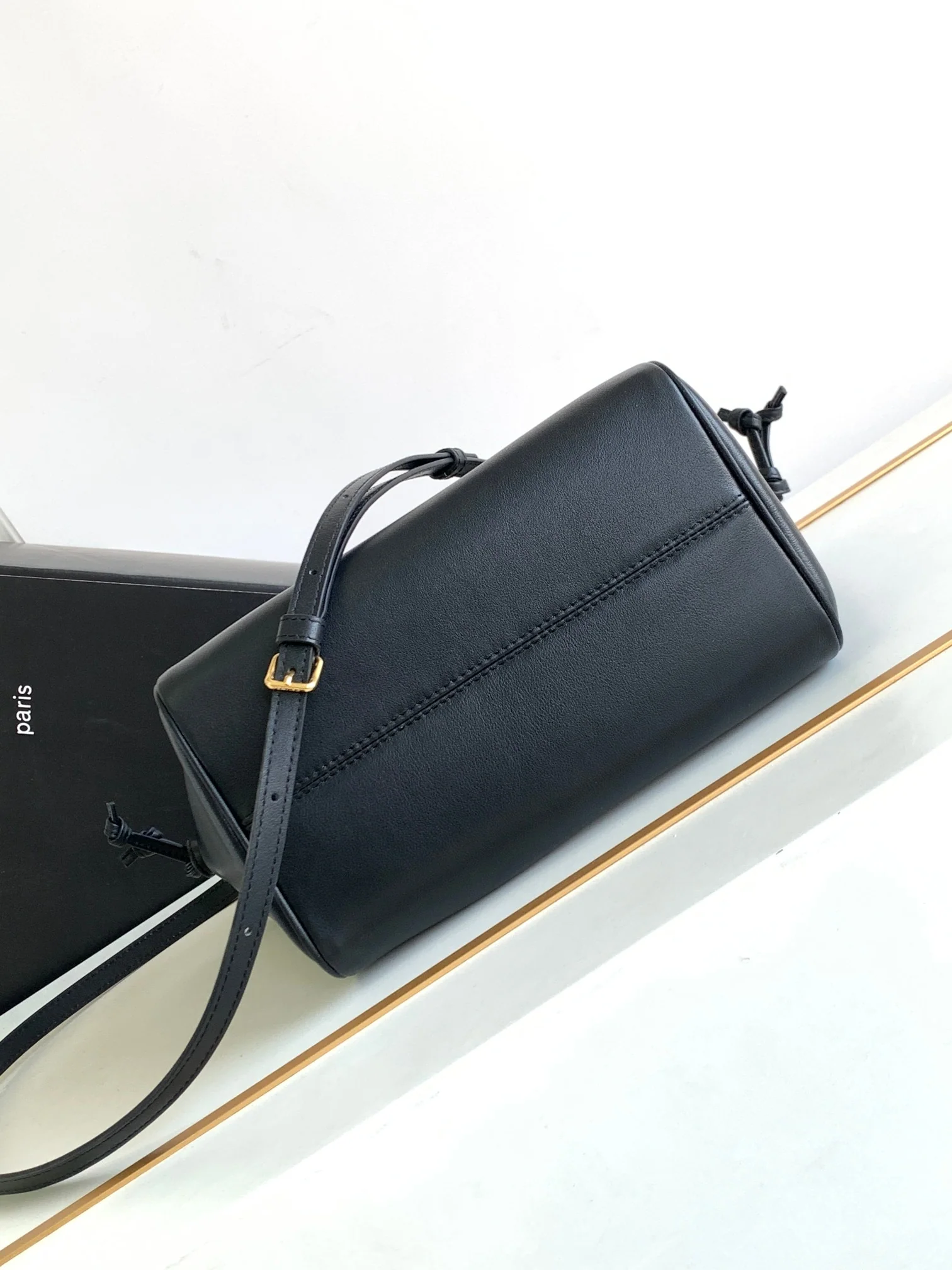 Сумка на завязках Celine Cuir Cabas - Маленькая - Черная