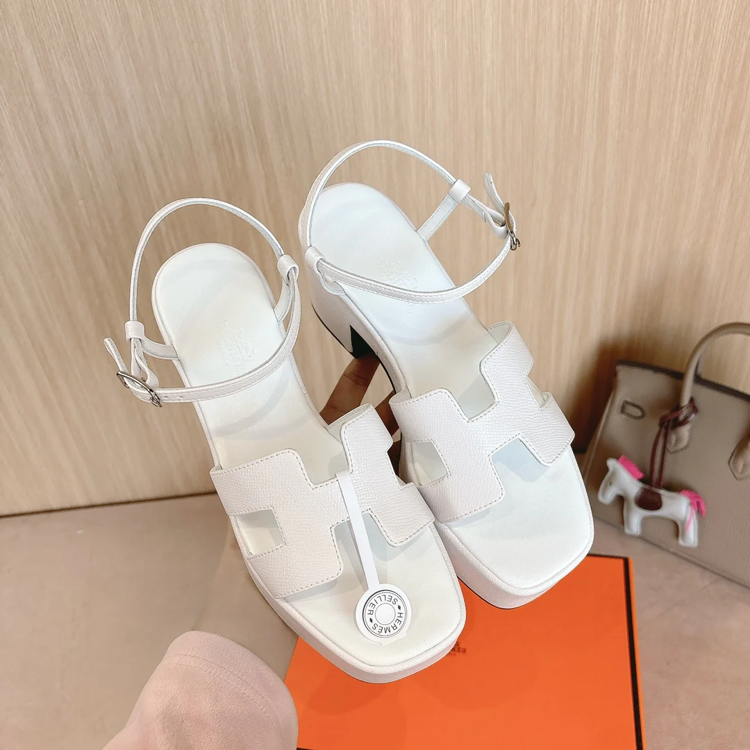 Босоножки на высоком каблуке Hermes Second Uncle из кожи, модель 2024 года, белые.