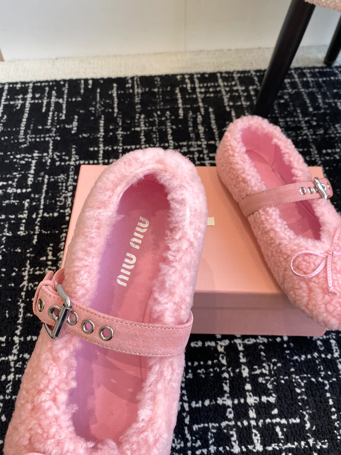 Шерстяные туфли Miu Miu 2024 - розовые