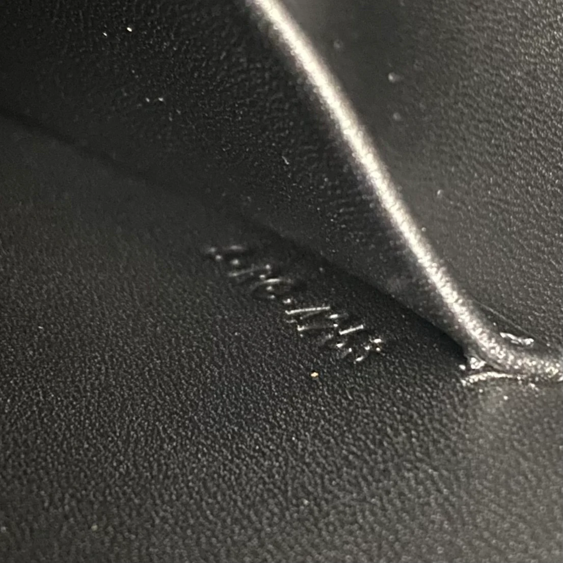 Миниатюрная кожаная сумка-ведро Celine Triomphe - черная