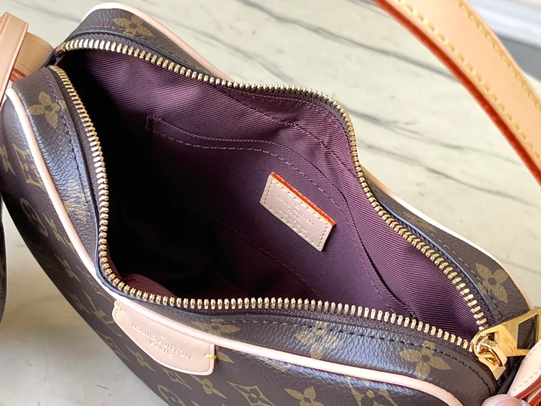 m46828-LV-croissant-mm-croissant bag-classic monogram print