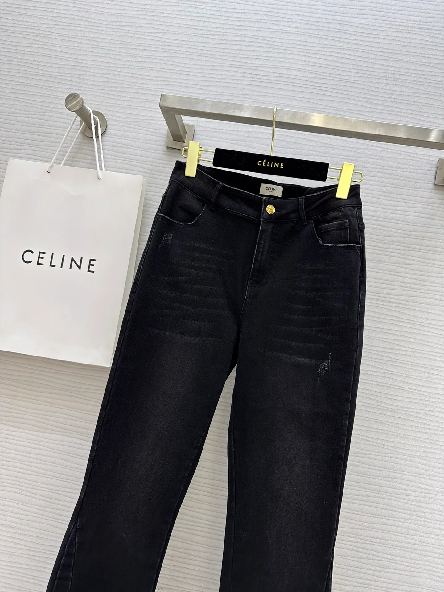 Новые джинсы Celine 2403-24 весна/лето, расклешенные, черные.