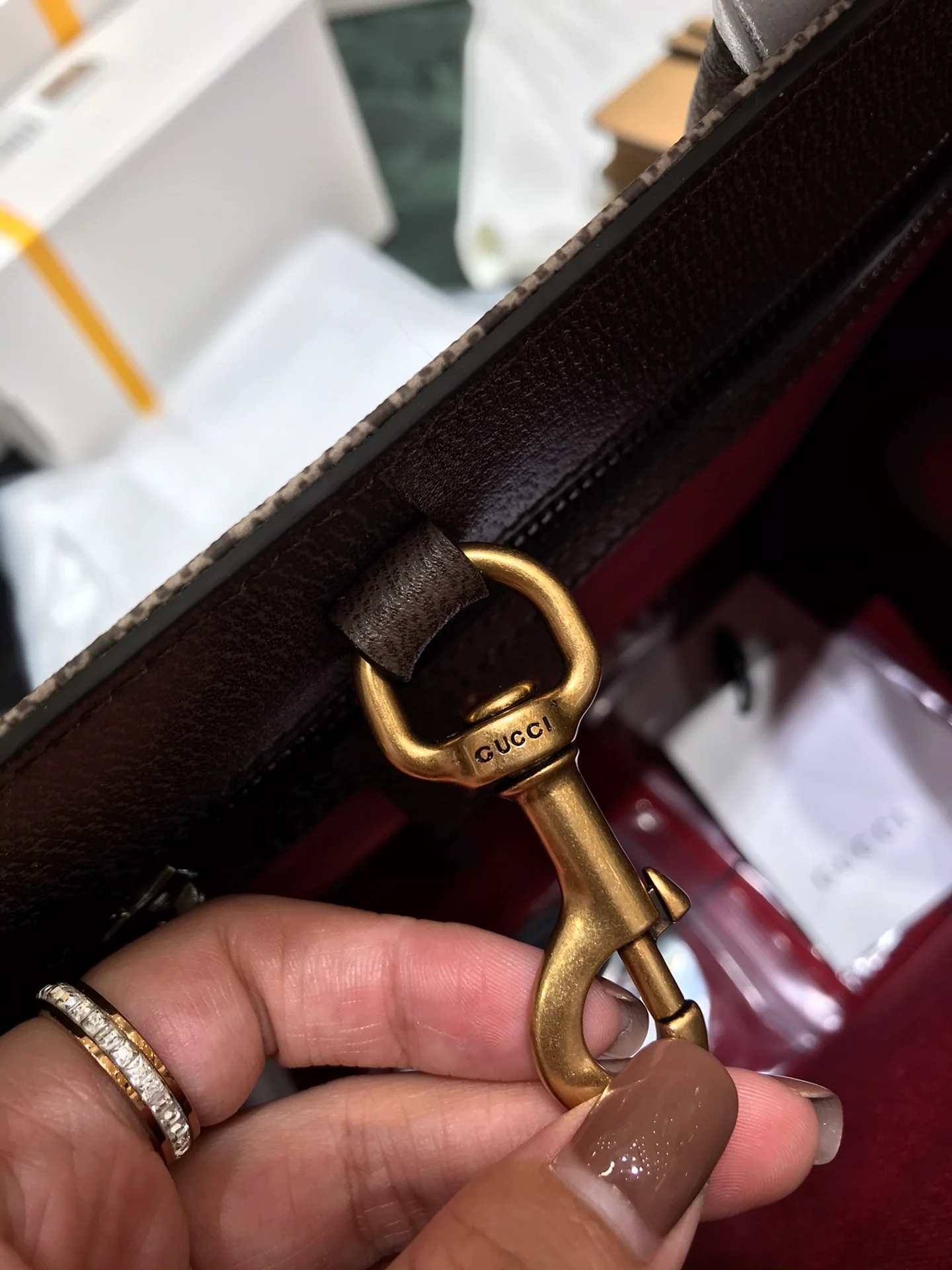 Маленькая сумка для покупок Gucci с изображением Дональда Дака