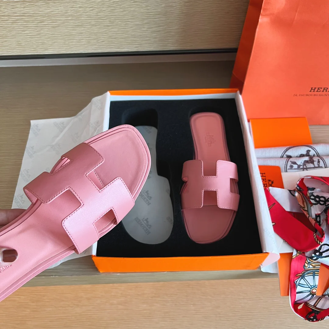 Классические домашние тапочки Hermes H - Верх из однотонной кожи - Подошва, полностью закрывающая тапочки - Розовый