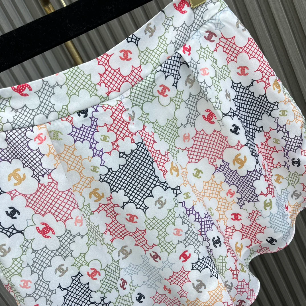 Chanel - 2403-24 Новые модные шорты с принтом