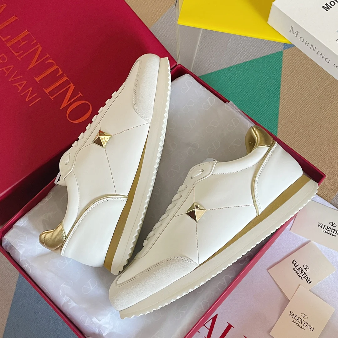 Спортивные повседневные туфли Valentino с заклепками - для пар - с золотой отделкой