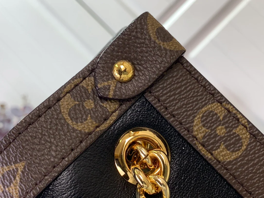 Маленькая сумка LV Nova Classic - черная