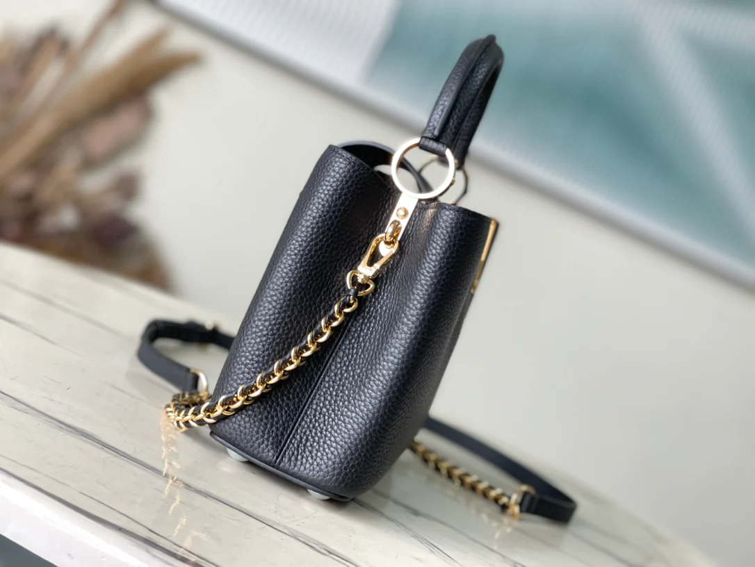 m23083-LV-capucines-bb Маленькая сумочка/сумка через плечо - черная