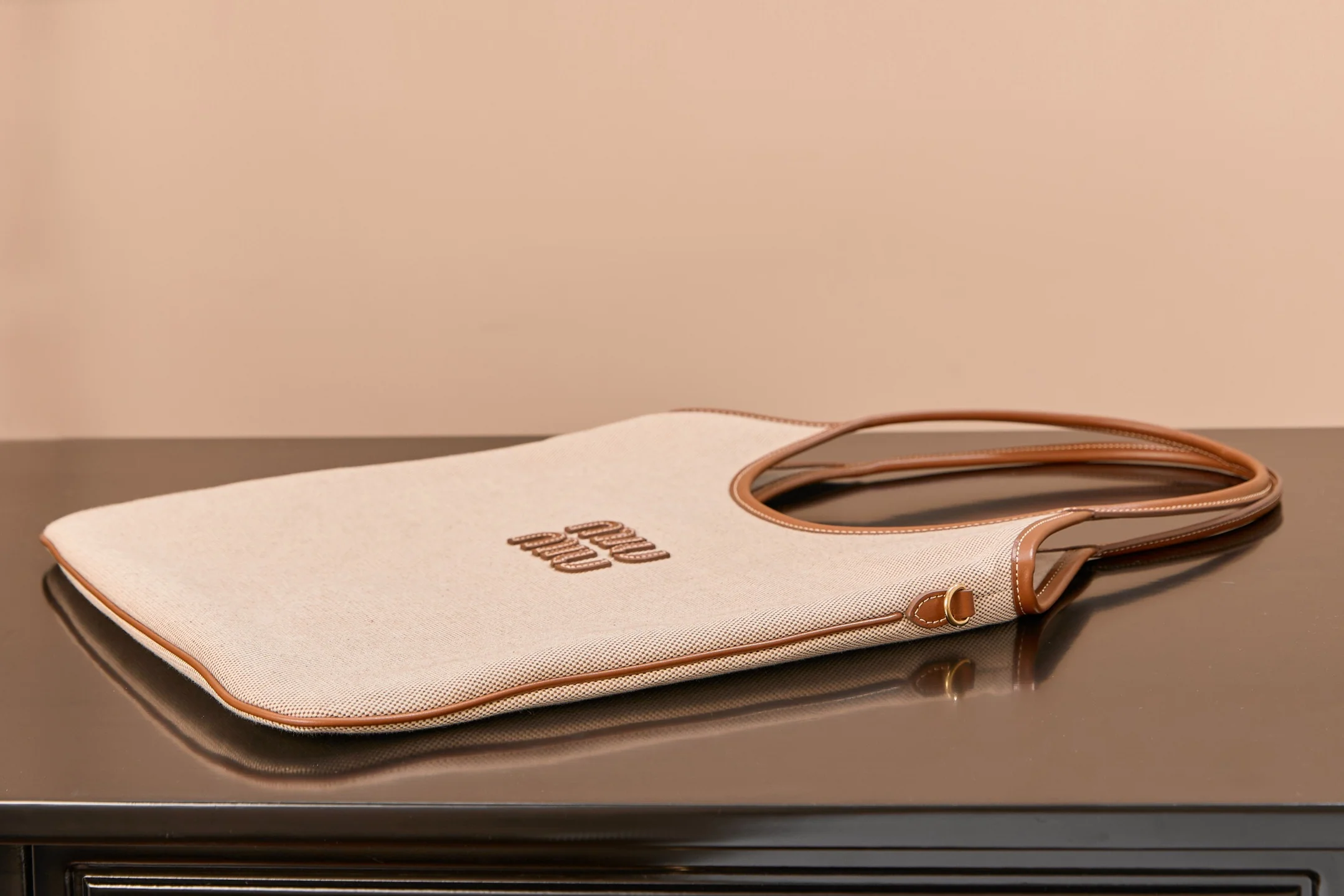 Сумка-шоппер Miu Miu-5bq231m980-??? Большая, из белого холста.