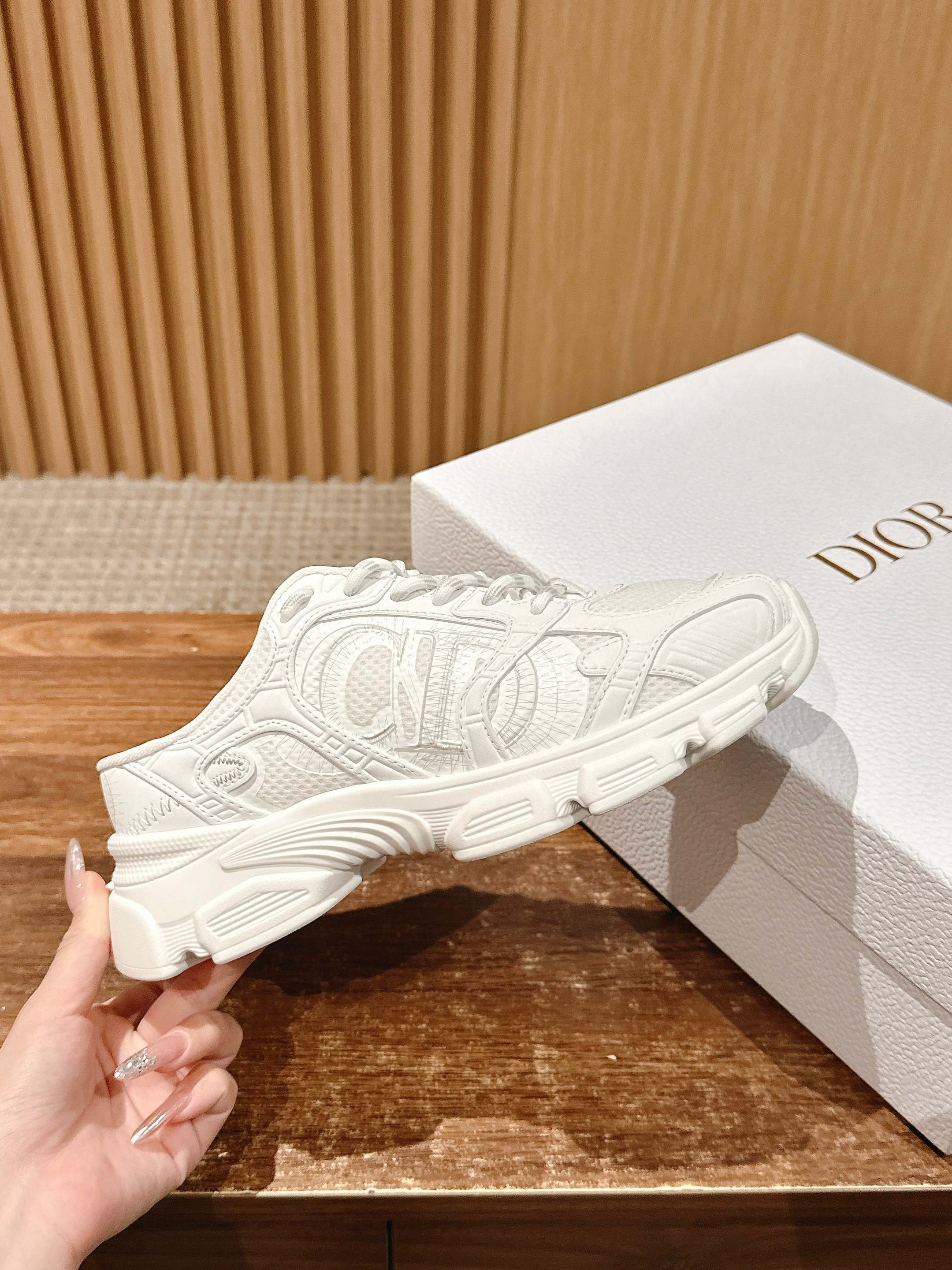 Новые повседневные массивные туфли-слипоны Dior Chrono - белые