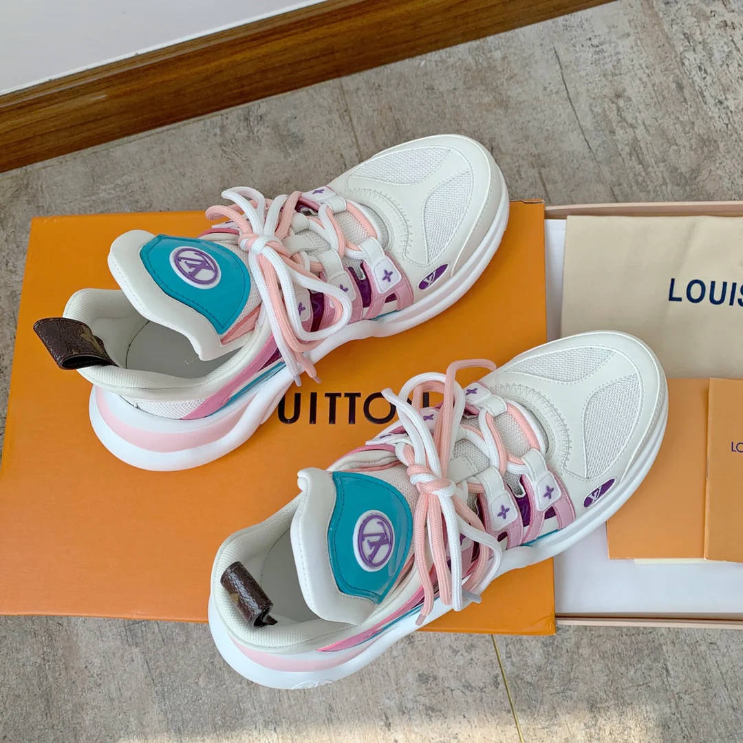 Серия LV-Archlight - Новые кроссовки для папы - 3