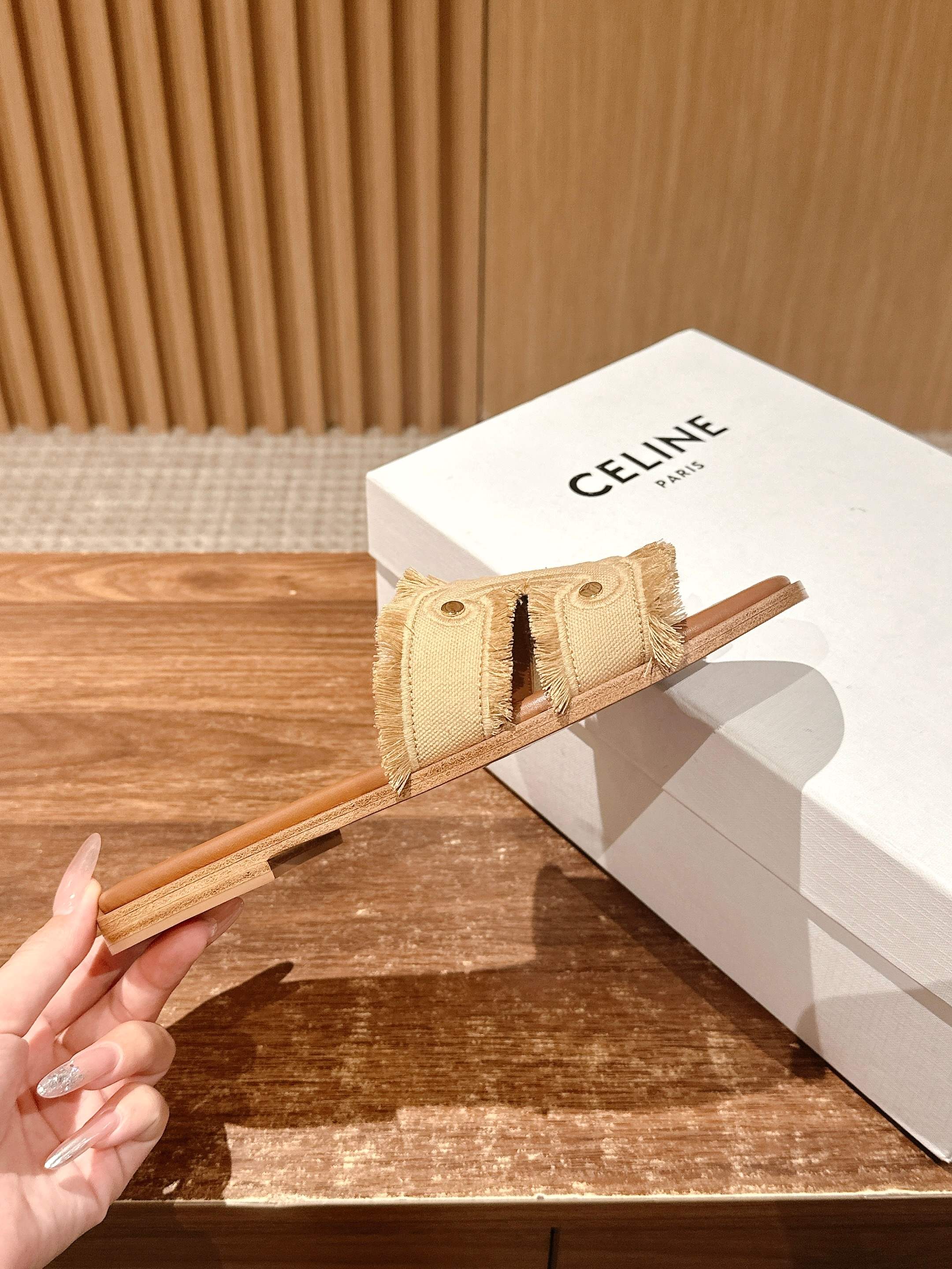 Тапочки Celine Arc de Triomphe - Абрикос