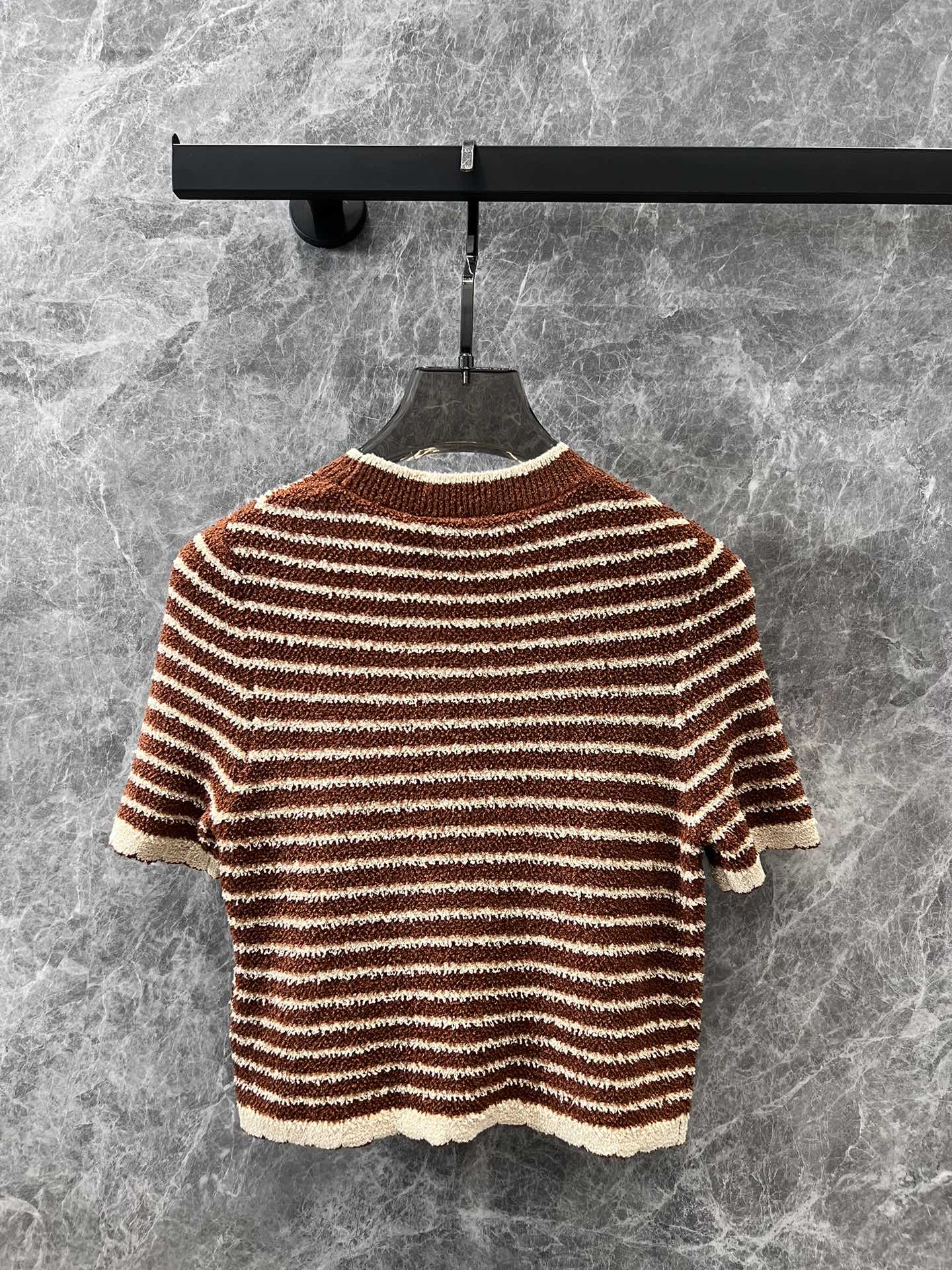 Miu Miu - 2404 - 24ss Весна/Лето Новый полосатый трикотажный топ с коротким рукавом