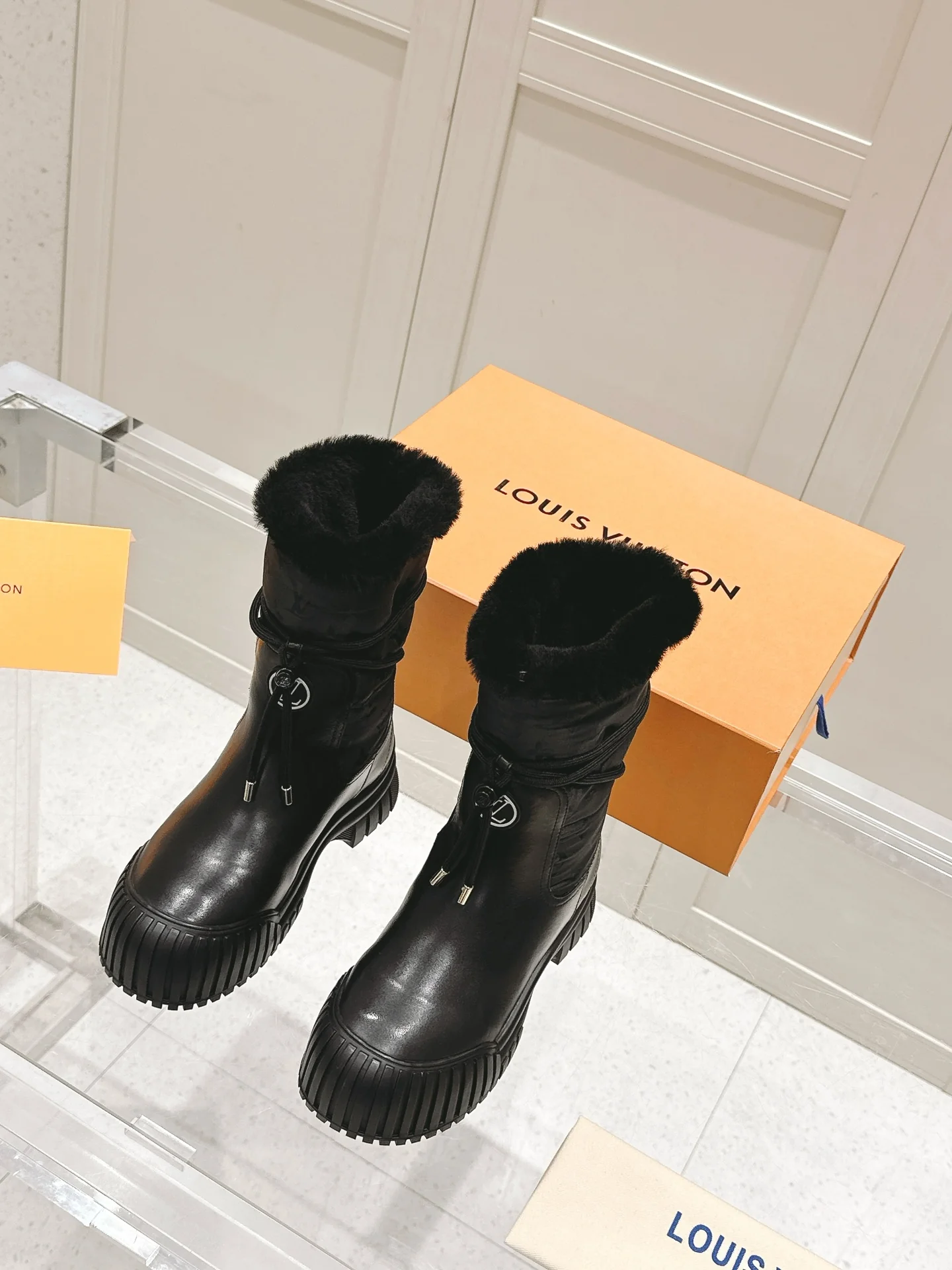 Ботинки Dr. Martens LV-2024 - Черные