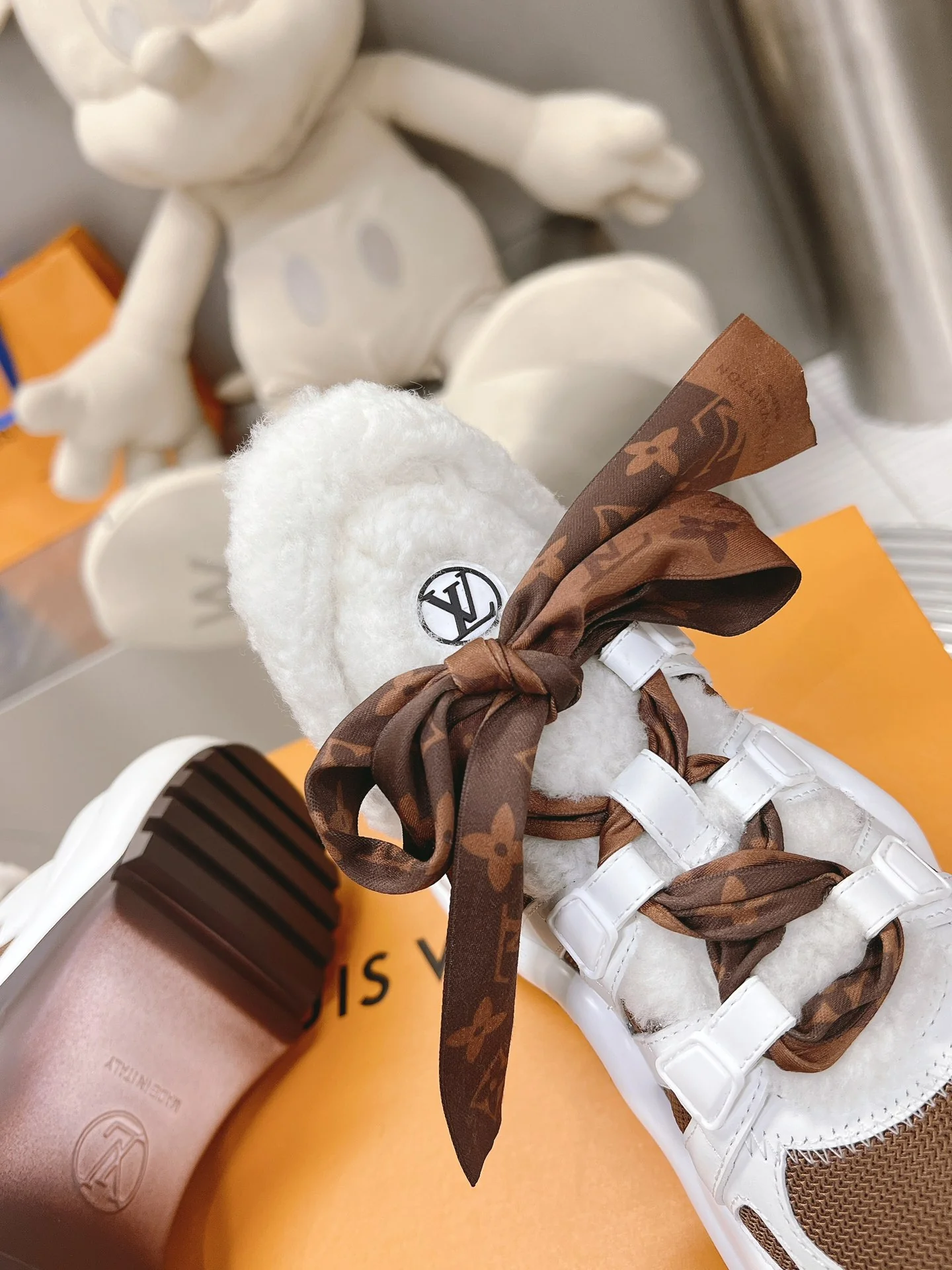 LV - Массивные туфли из шелковой кожи - Коричневые