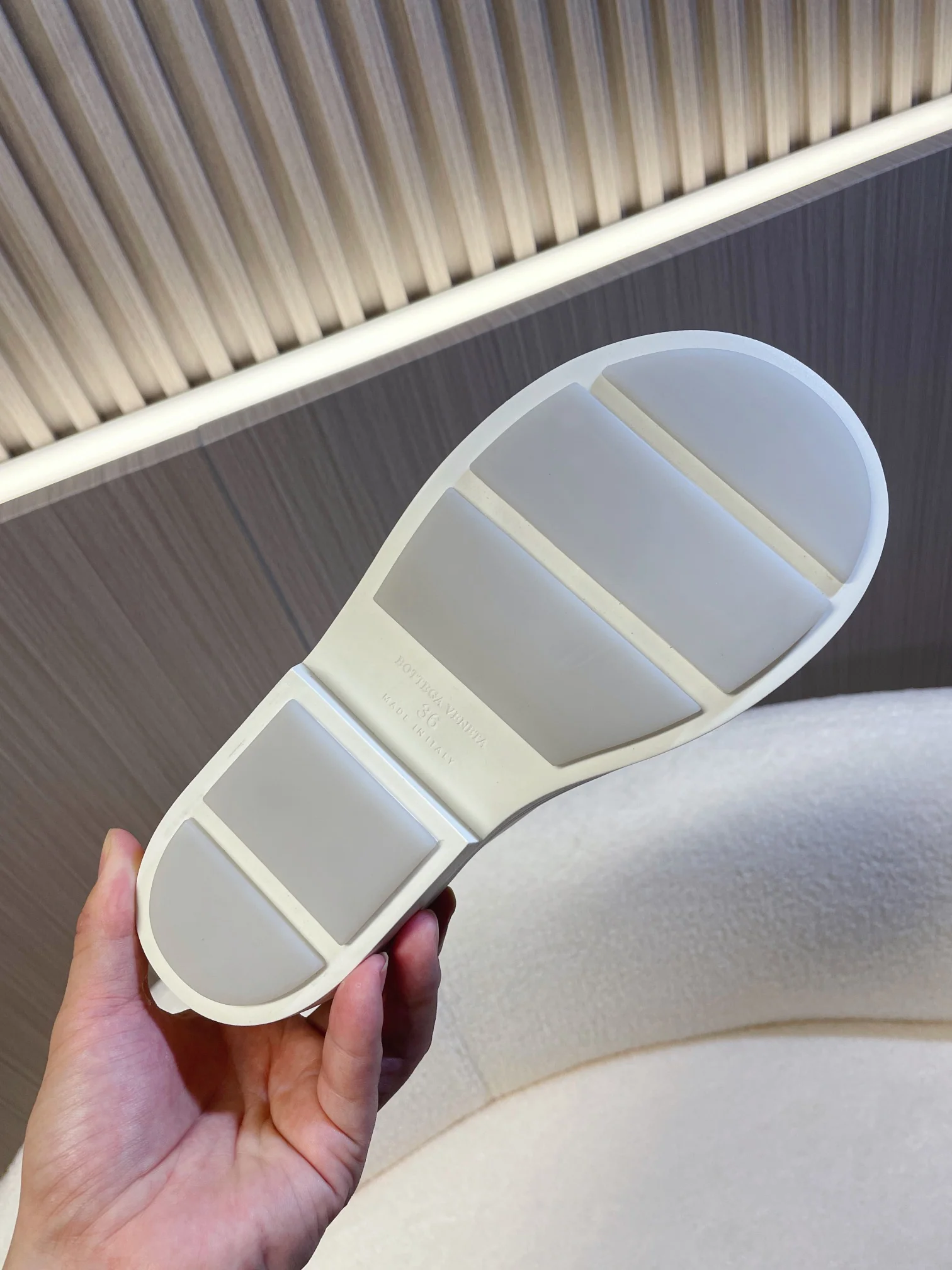 Новинка сезона осень/зима 2023 от BV - Ботинки ?Челси? для пожарных - Ботинки с большим пальцем - Белые