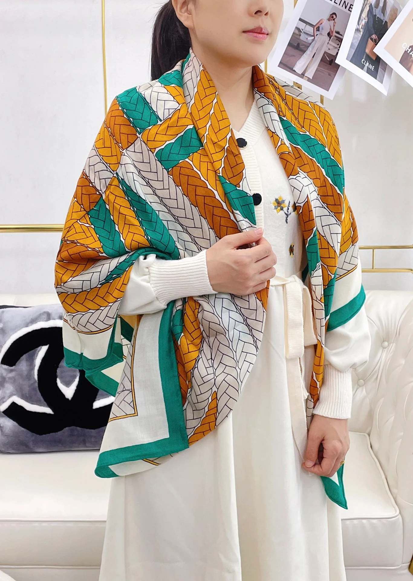 Шарф Hermes с переплетенными буквами H-H - 140 см - 70% кашемир - 30% шелк