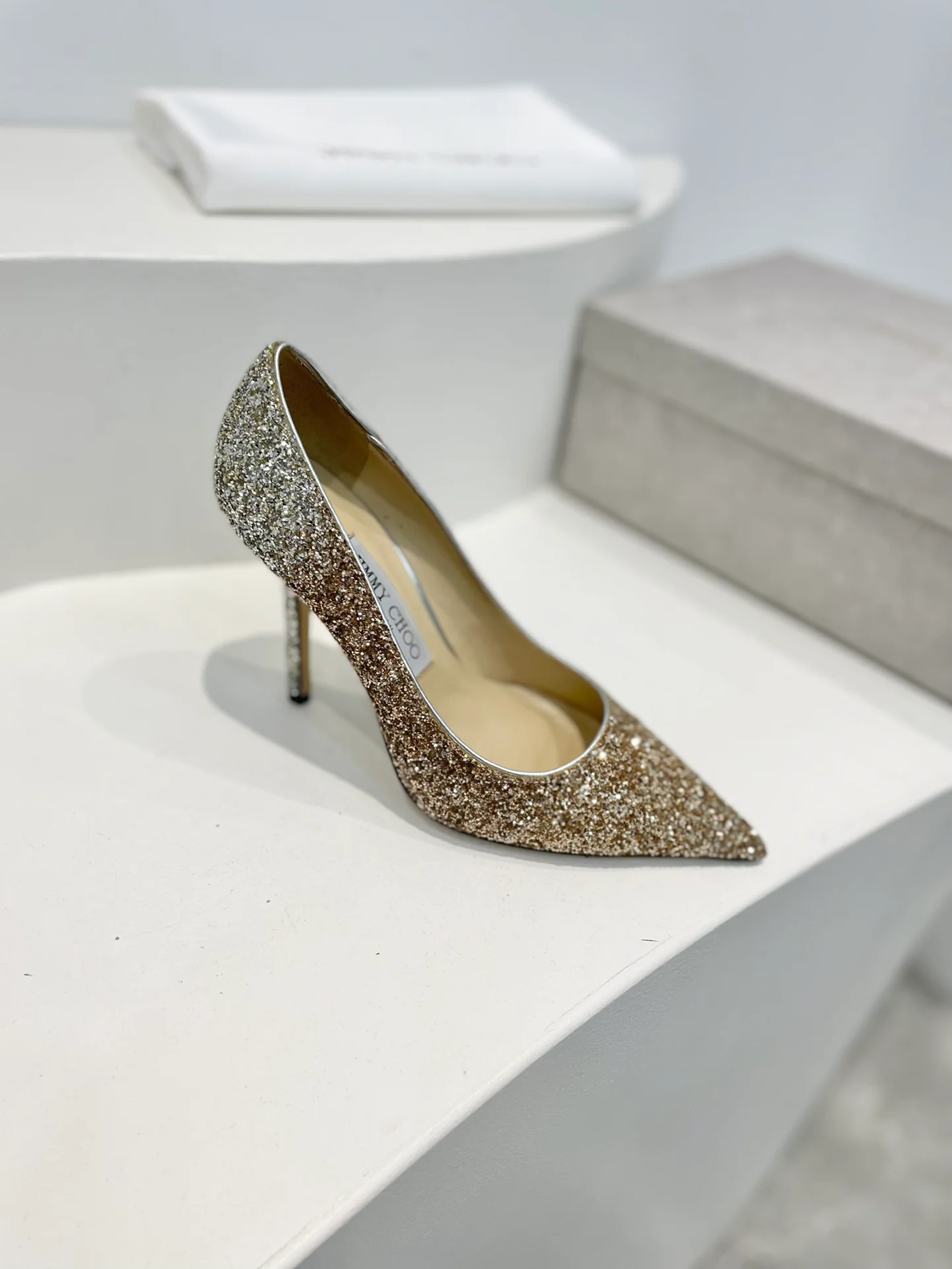 Туфли на шпильке с острым носком Jimmy - золотисто-серебристые