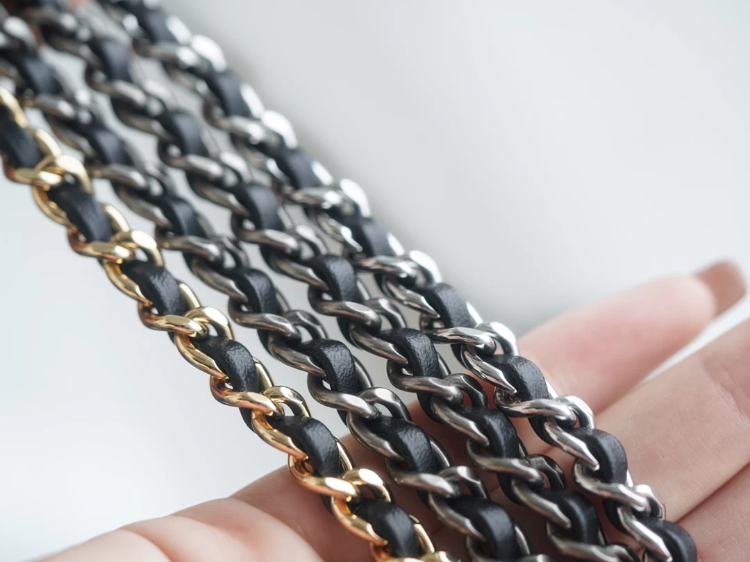 Сумка-хобо Chanel - черная, маленькая, 20 см