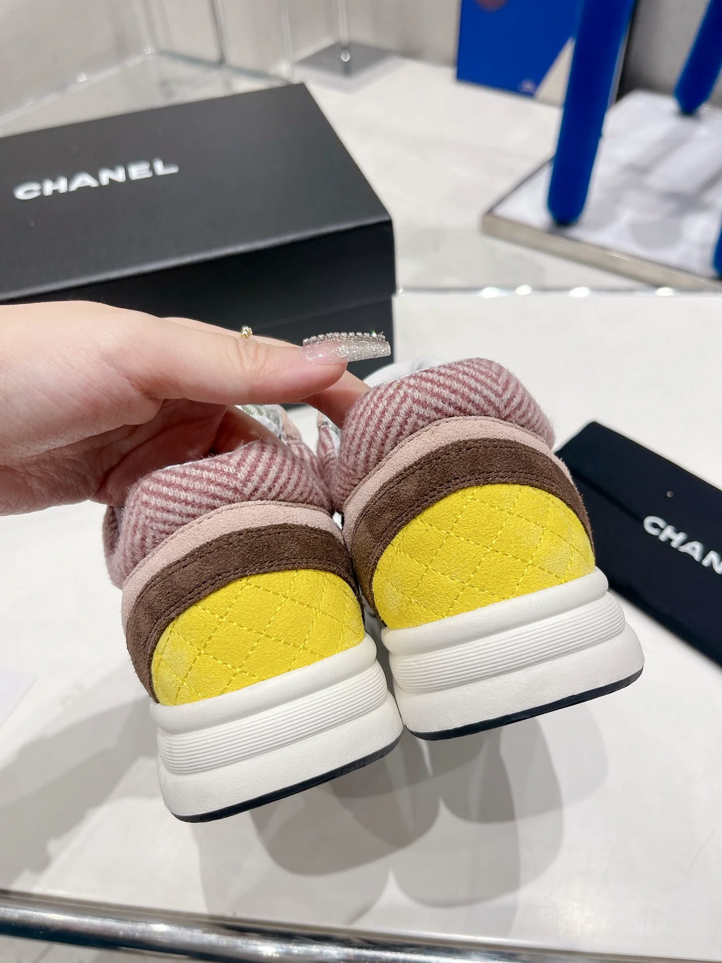 Повседневные кроссовки Chanel осень/зима 2022 — зеленые