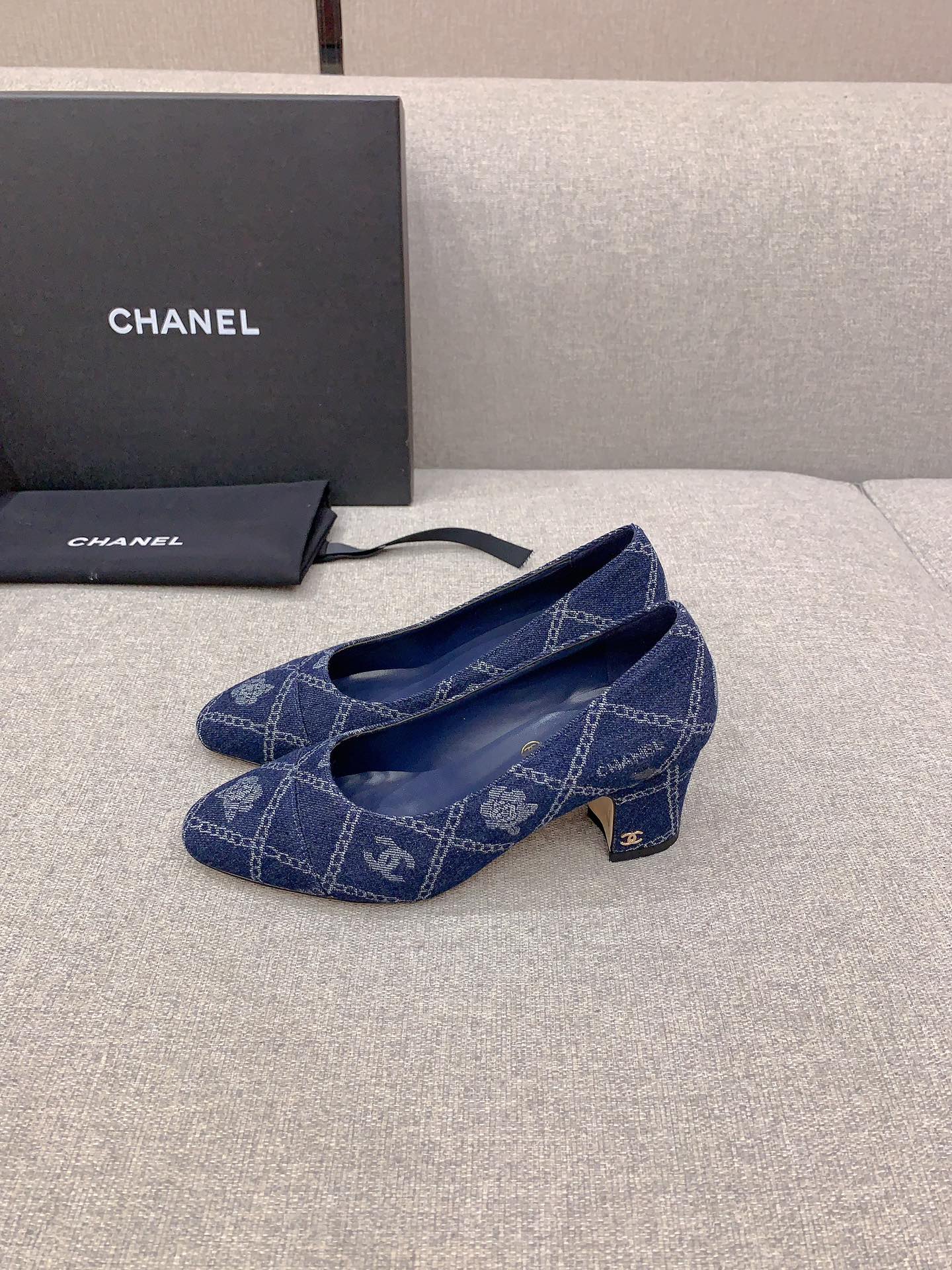 Chanel - Джинсовые туфли на массивном каблуке - Темно-синие