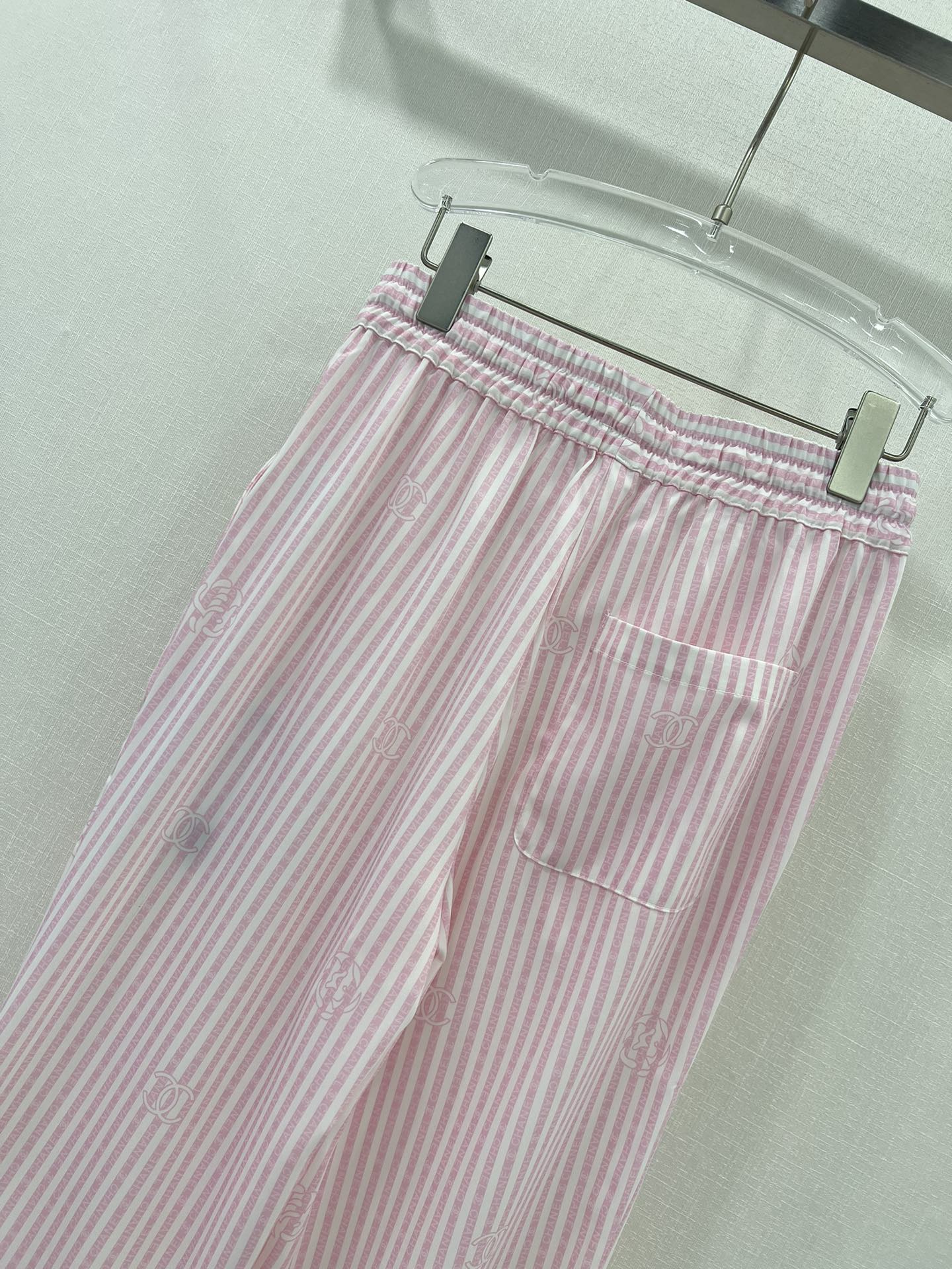 Новые брюки прямого кроя с принтом Chanel 2404 Весна/Лето - Розовые