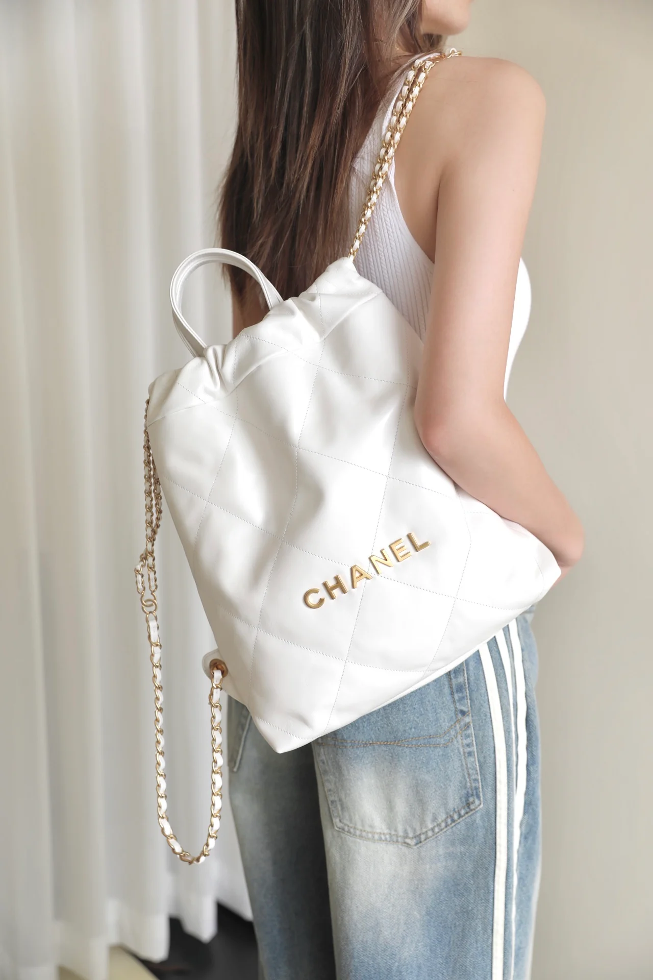 Chanel - Новый маленький рюкзак - Белый с золотой фурнитурой