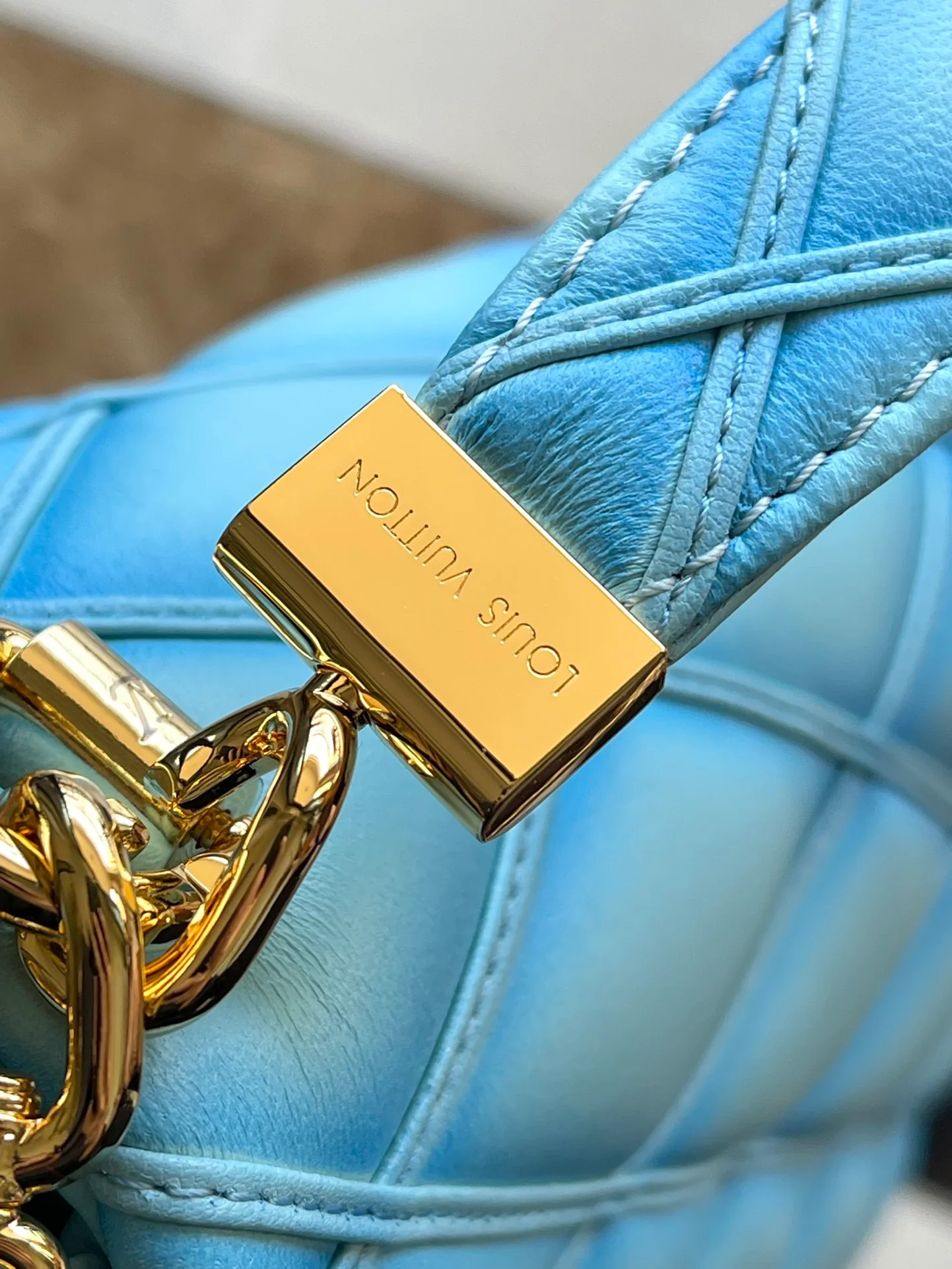 m24185-LV-go-14-mm-Medium-Handbag/Crossbody Bag-Light Blue