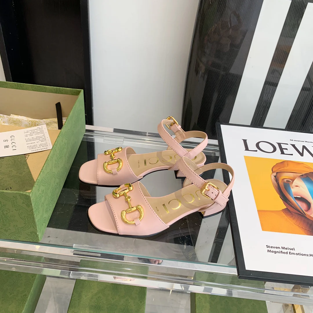 Босоножки Gucci на низком каблуке - 1