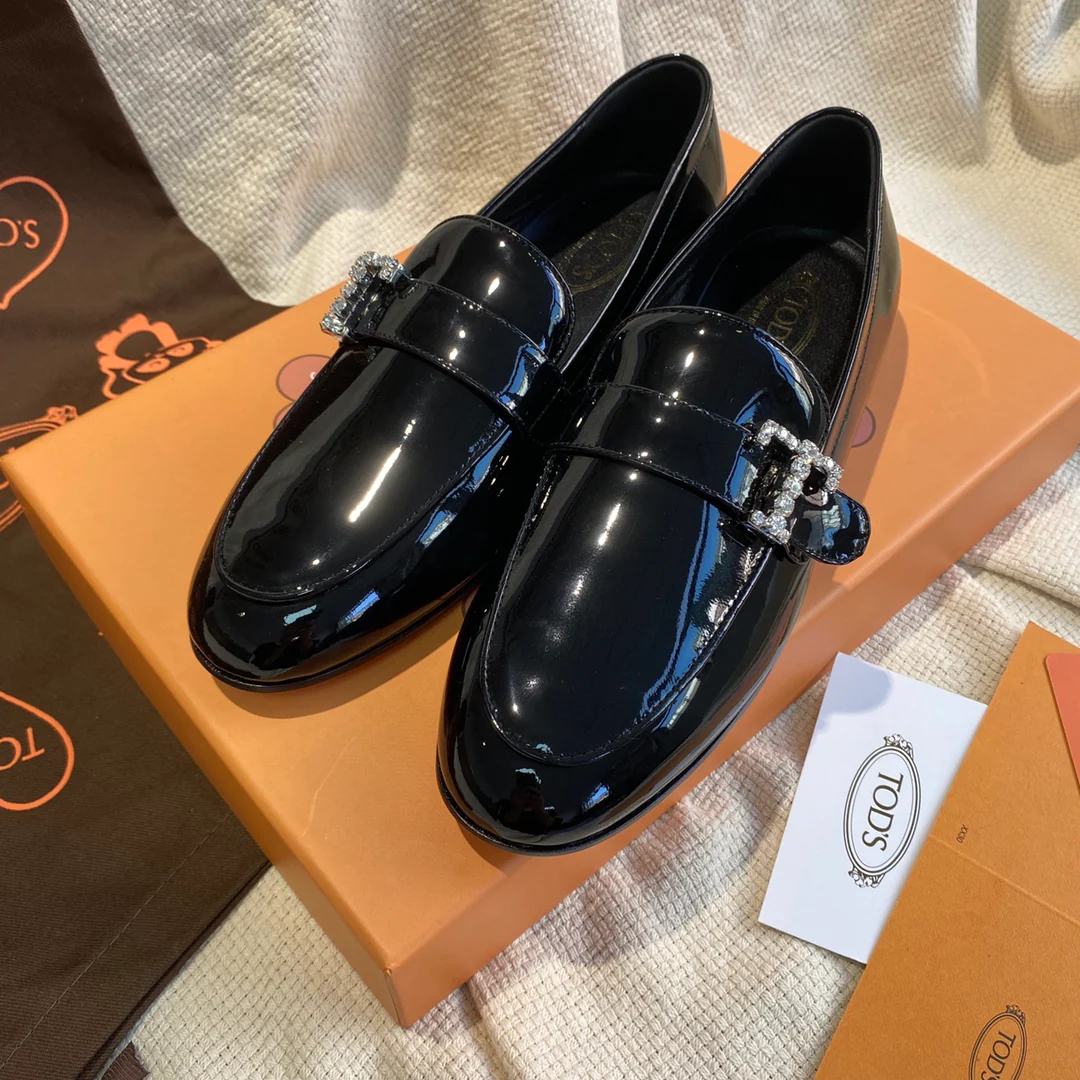 Tods - Лоферы с бриллиантовой пряжкой