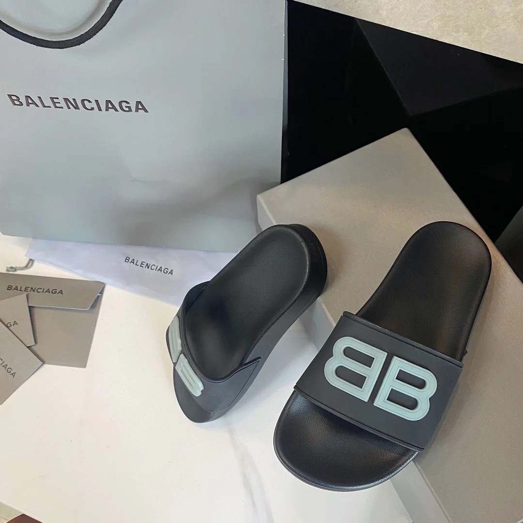 Серые тапочки Balenciaga - 1