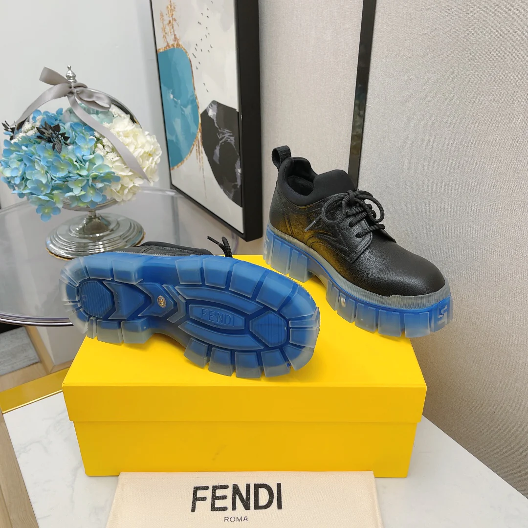 Fendi - Новинка сезона осень/зима 2022 - Повседневные туфли на платформе со шнуровкой