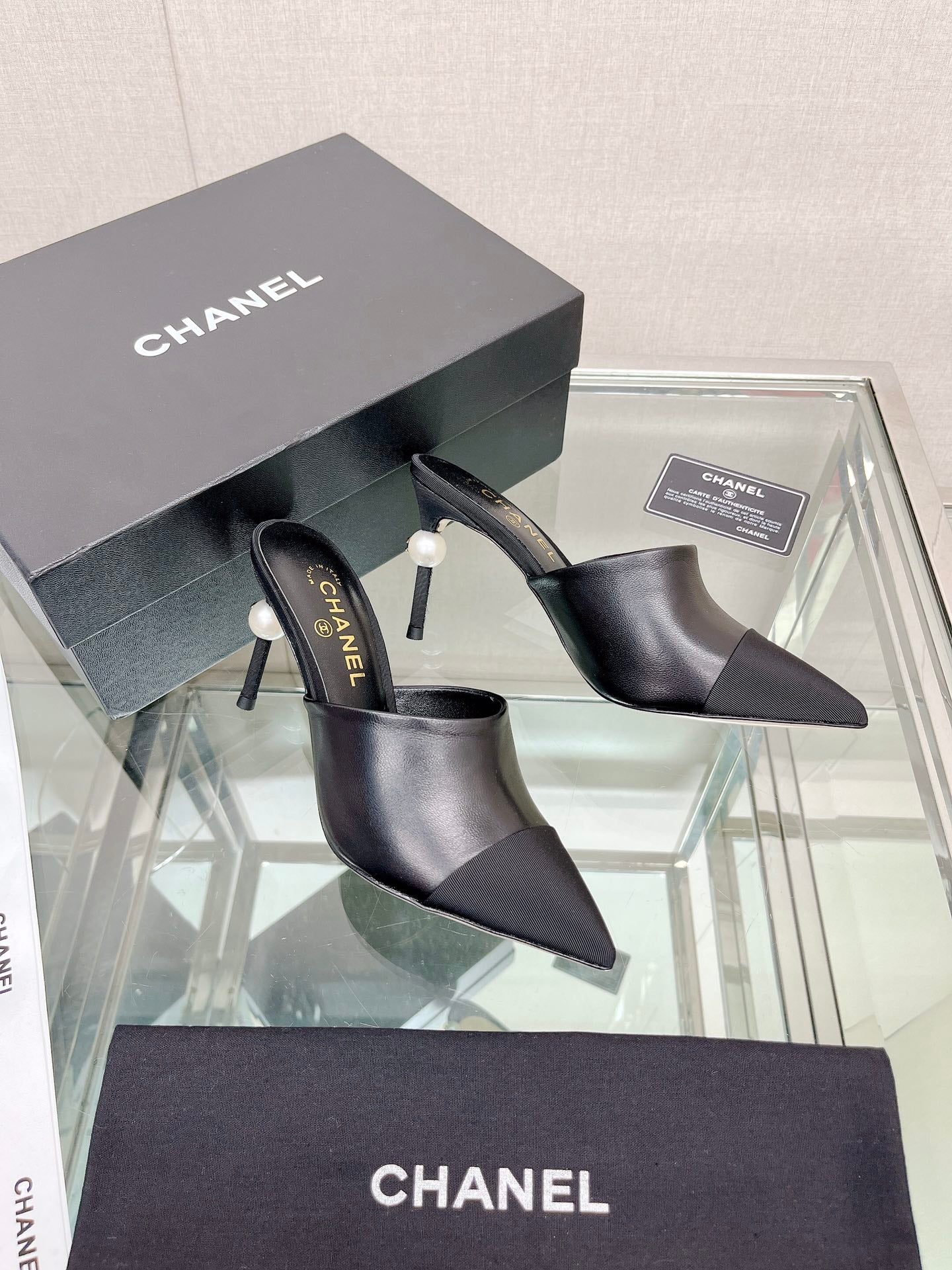 Босоножки на высоком каблуке Chanel Coco Pearl - 8-5 см - черные