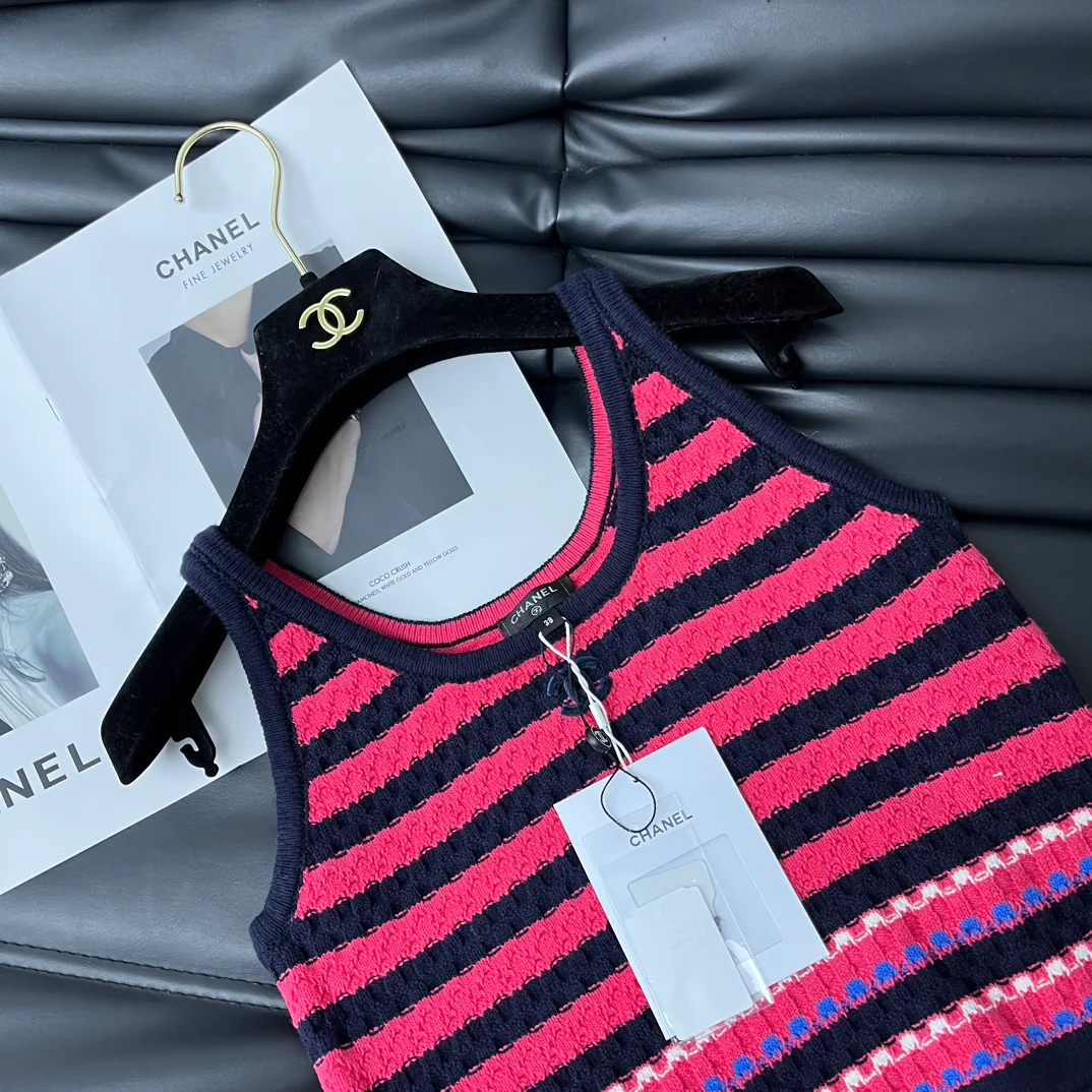 Chanel - 2403-24 Новинка: Полосатый жилет с круглым вырезом - 1