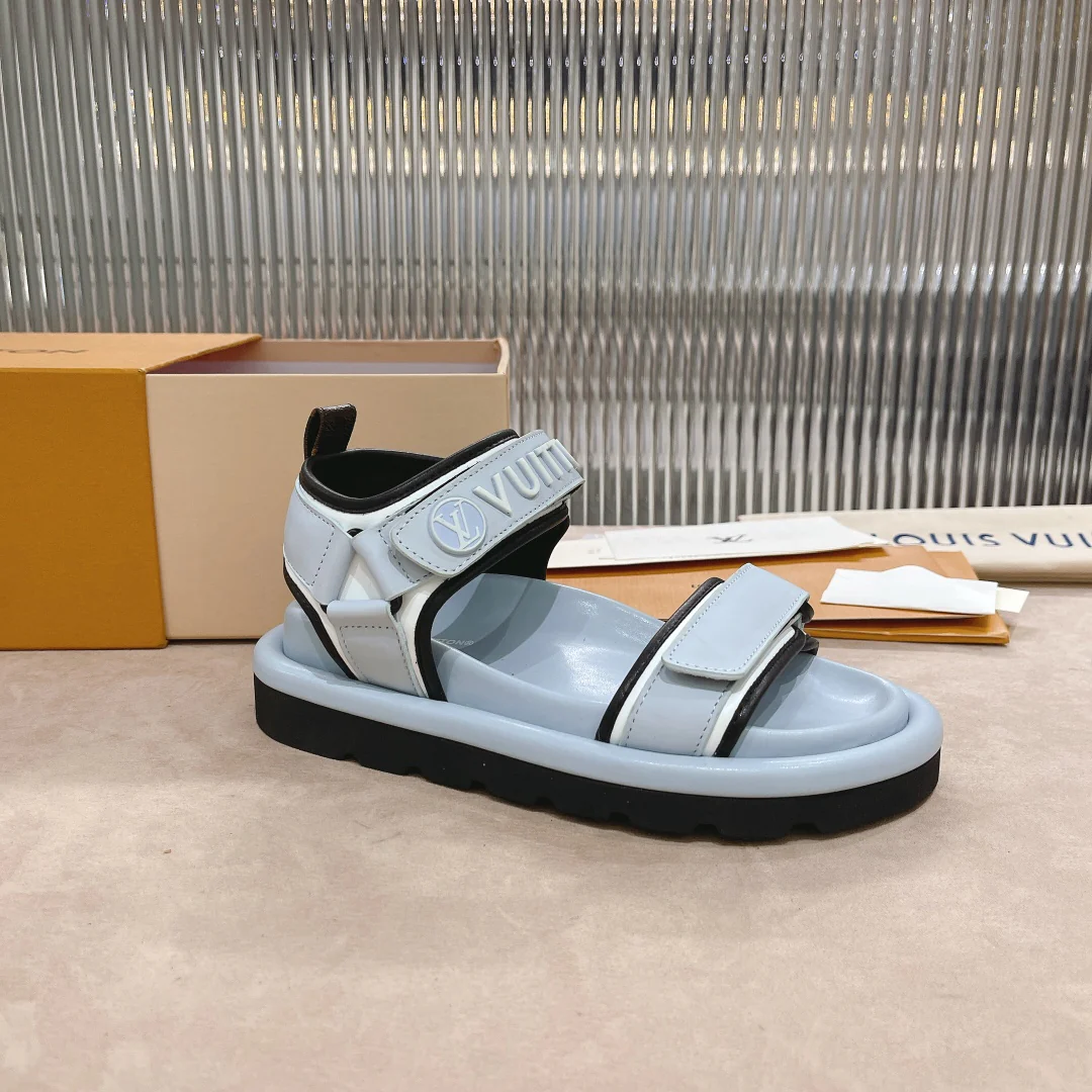 LV - Светло-голубые сандалии