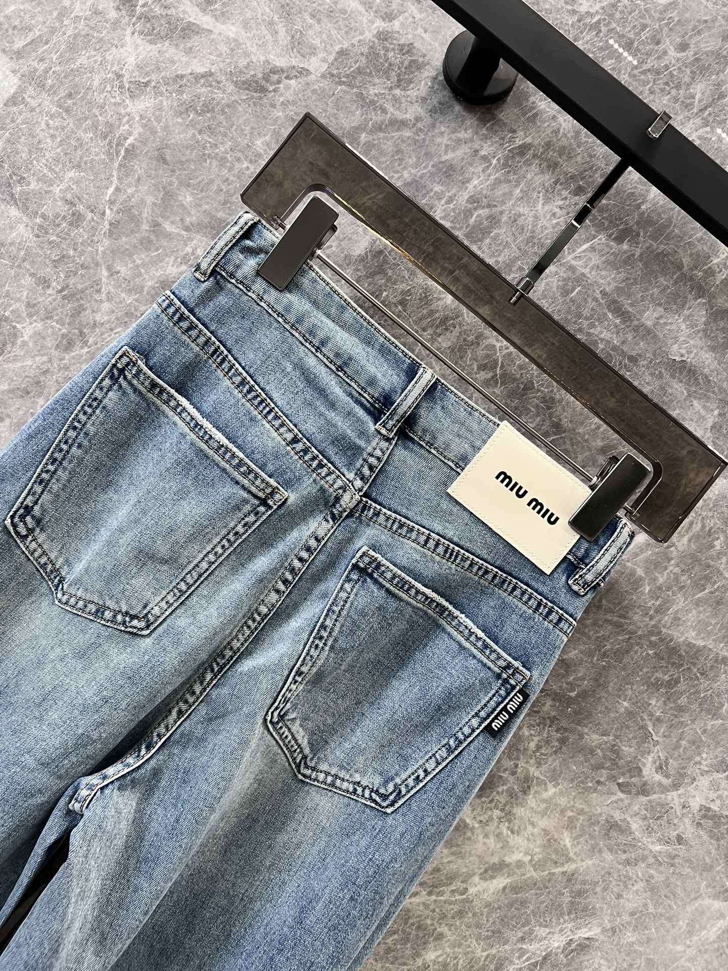 Miu Miu-2404-24 Рваные джинсы в китайском стиле, новая модель для ранней весны