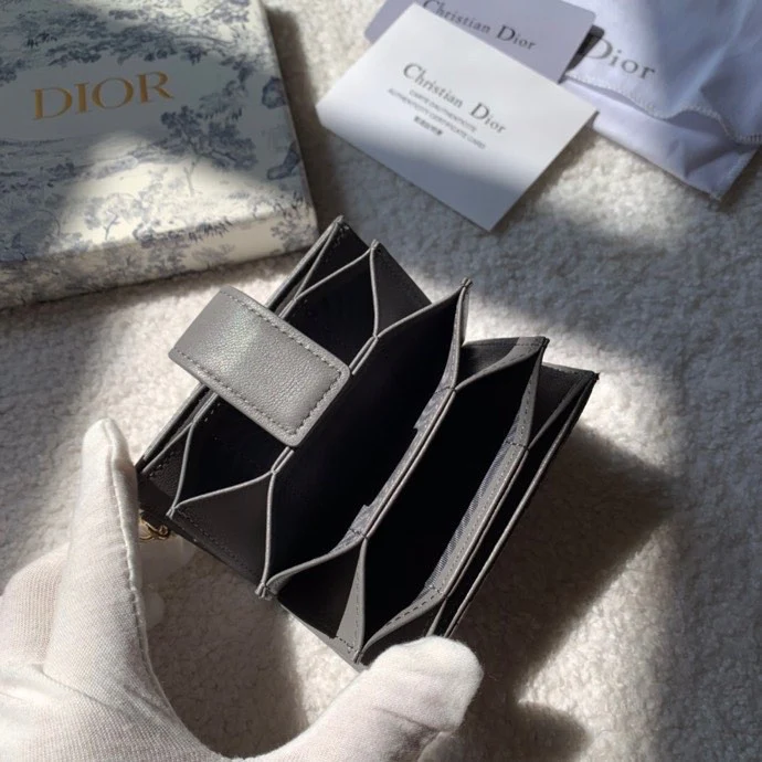 Dior 风琴卡包