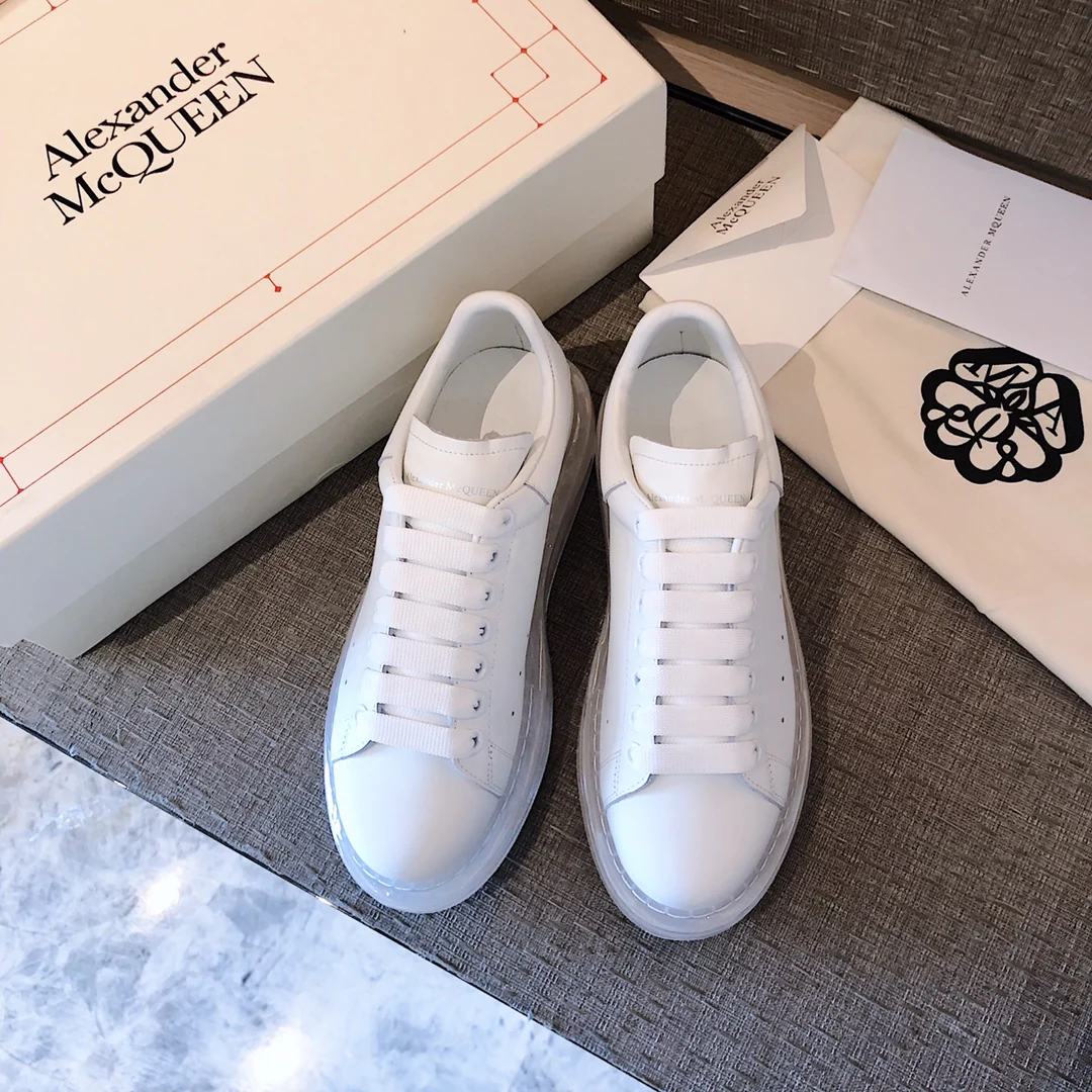 Белые кроссовки McQueen с прозрачной резиновой подошвой